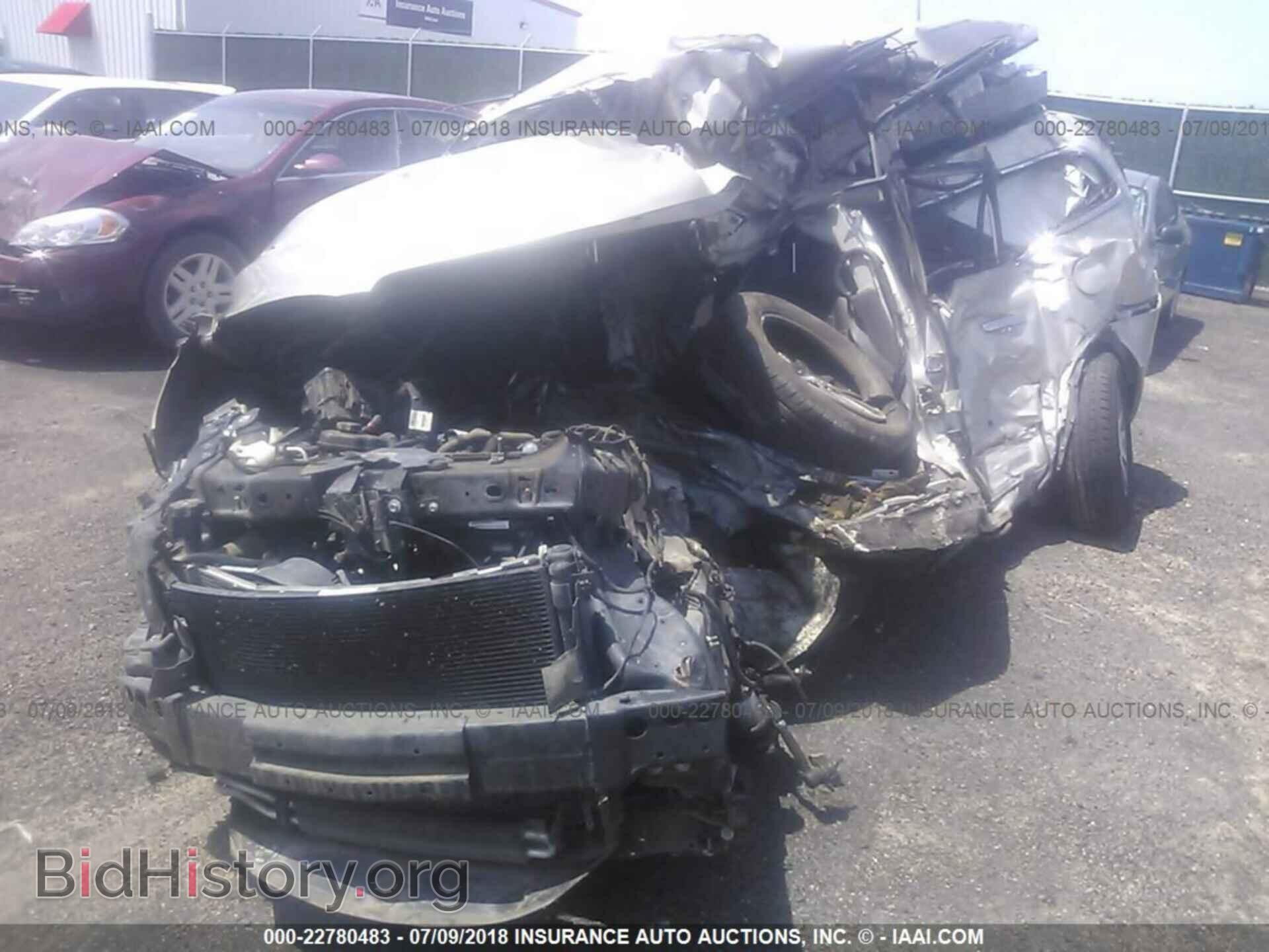 2014 Buick Enclave - VIN: 5GAKRBKD2EJ117463 - Фото 2