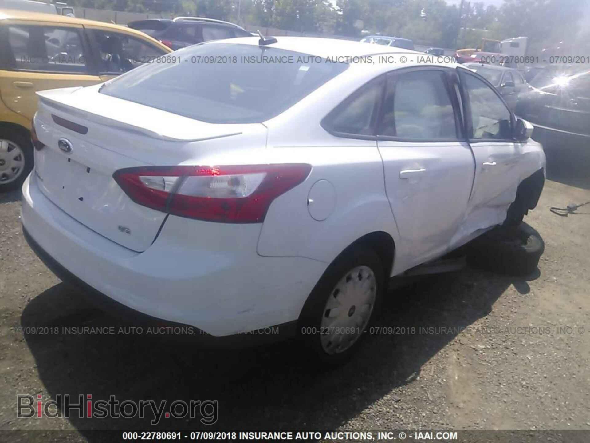 2012 Ford Focus - VIN: 1FAHP3F2XCL129185 - Фото 4