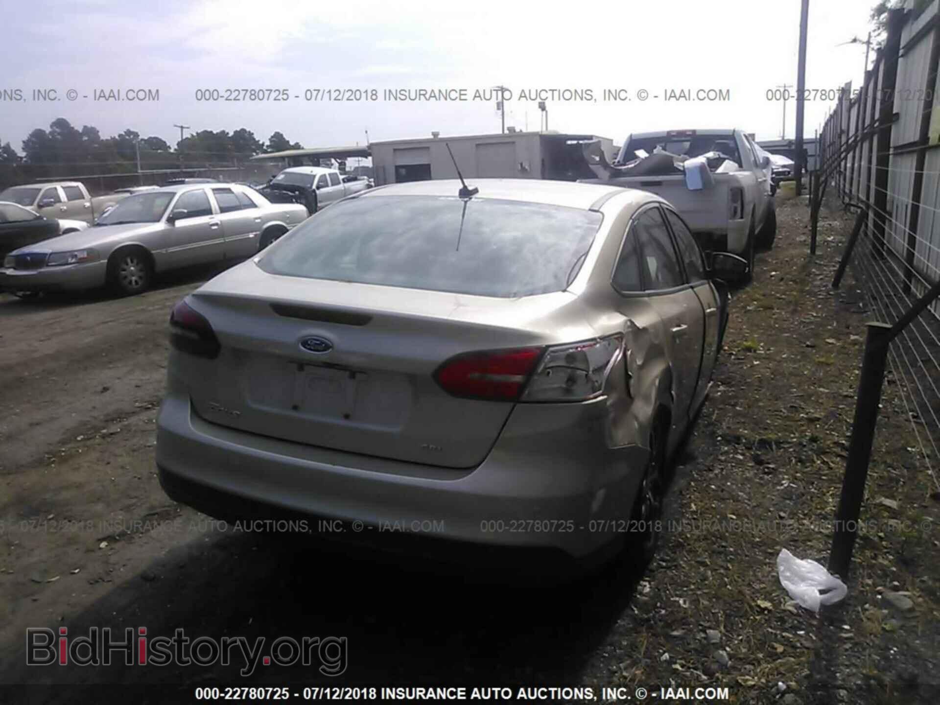 2017 Ford Focus - VIN: 1FADP3H24HL341762 - Фото 4
