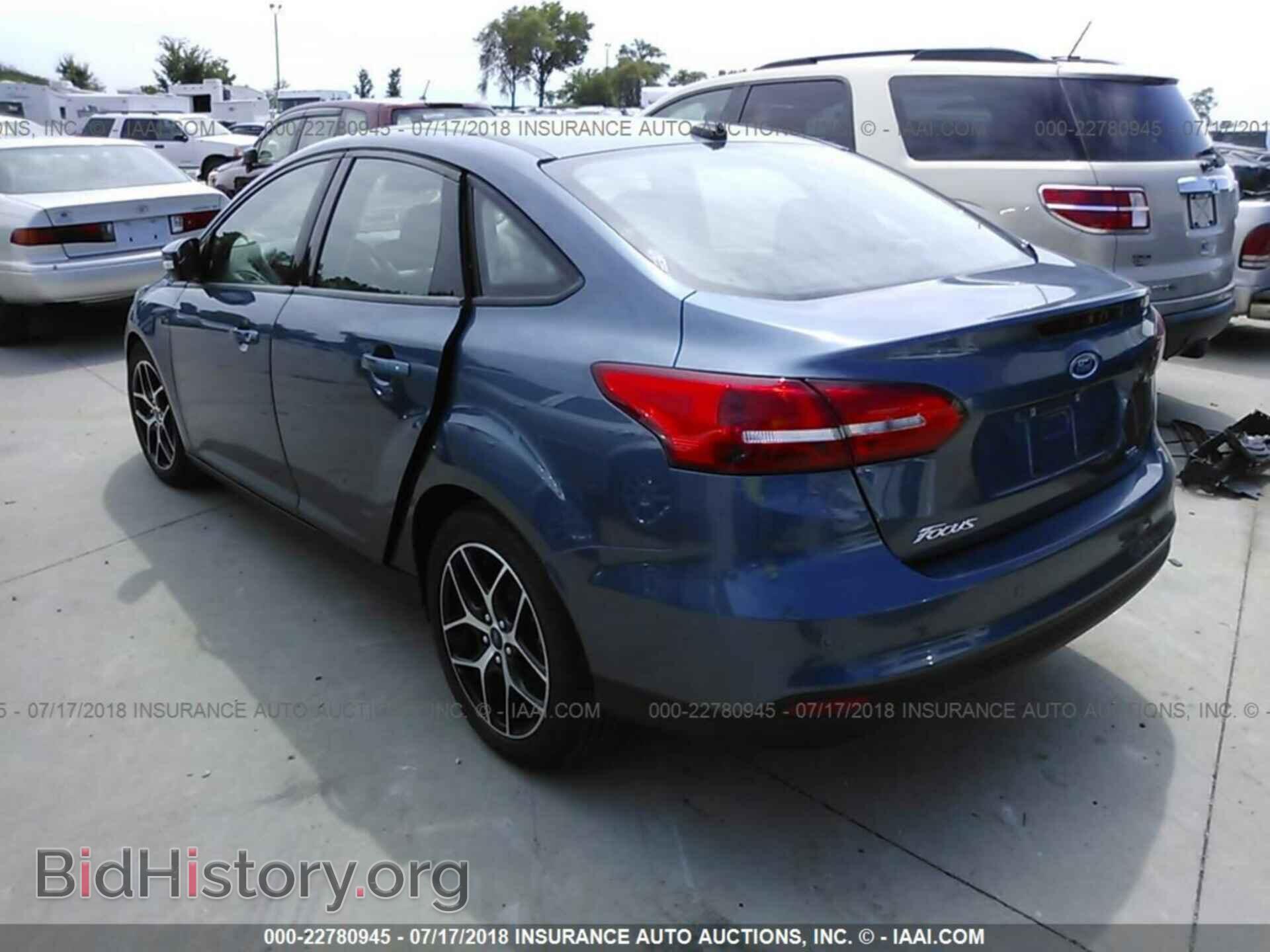 2018 Ford Focus - VIN: 1FADP3H25JL244446 - Фото 3