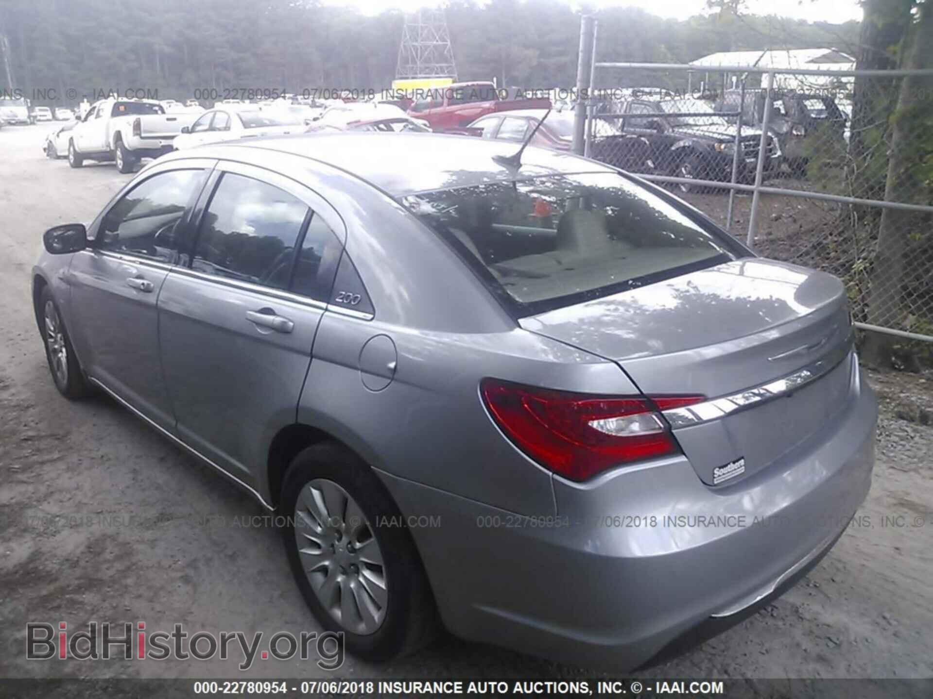 2013 Chrysler 200 - VIN: 1C3CCBAG9DN721894 - Фото 3