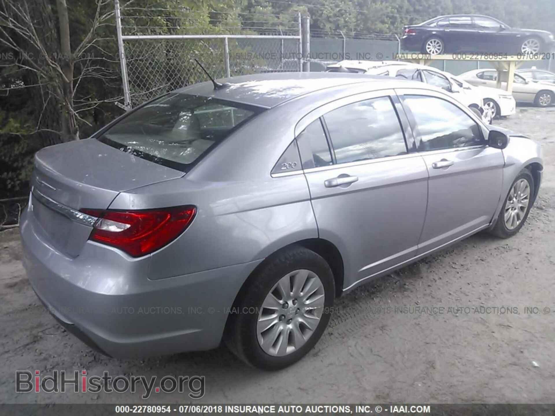2013 Chrysler 200 - VIN: 1C3CCBAG9DN721894 - Фото 4
