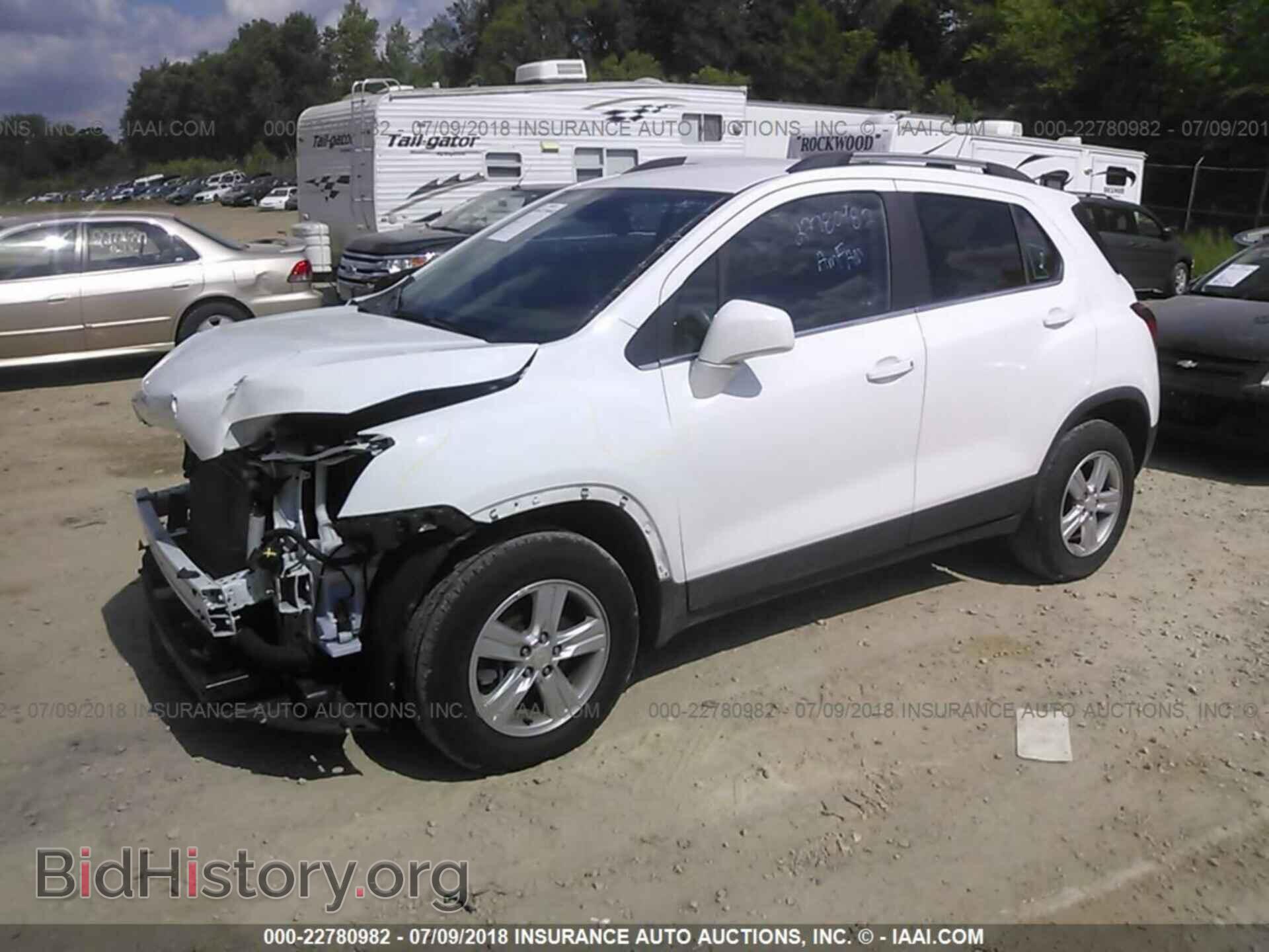 2016 Chevrolet Trax - VIN: 3GNCJPSB2GL183441 - Фото 2
