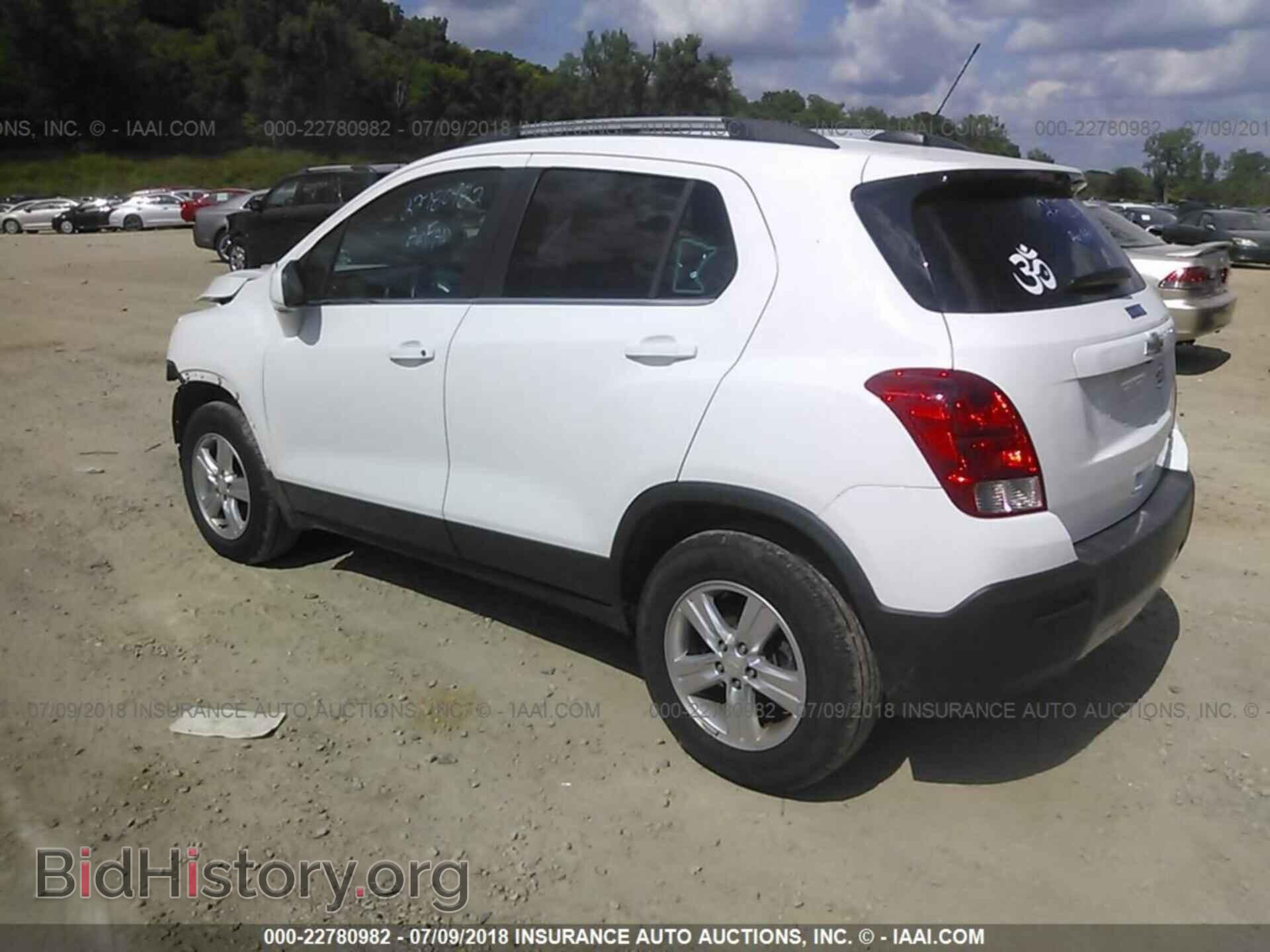 2016 Chevrolet Trax - VIN: 3GNCJPSB2GL183441 - Фото 3