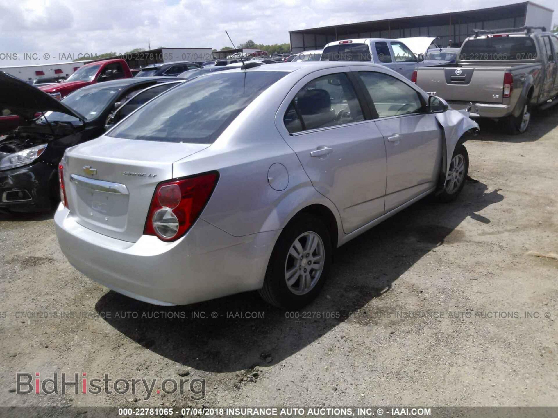 2015 Chevrolet Sonic - VIN: 1G1JC5SH2F4199638 - Фото 4
