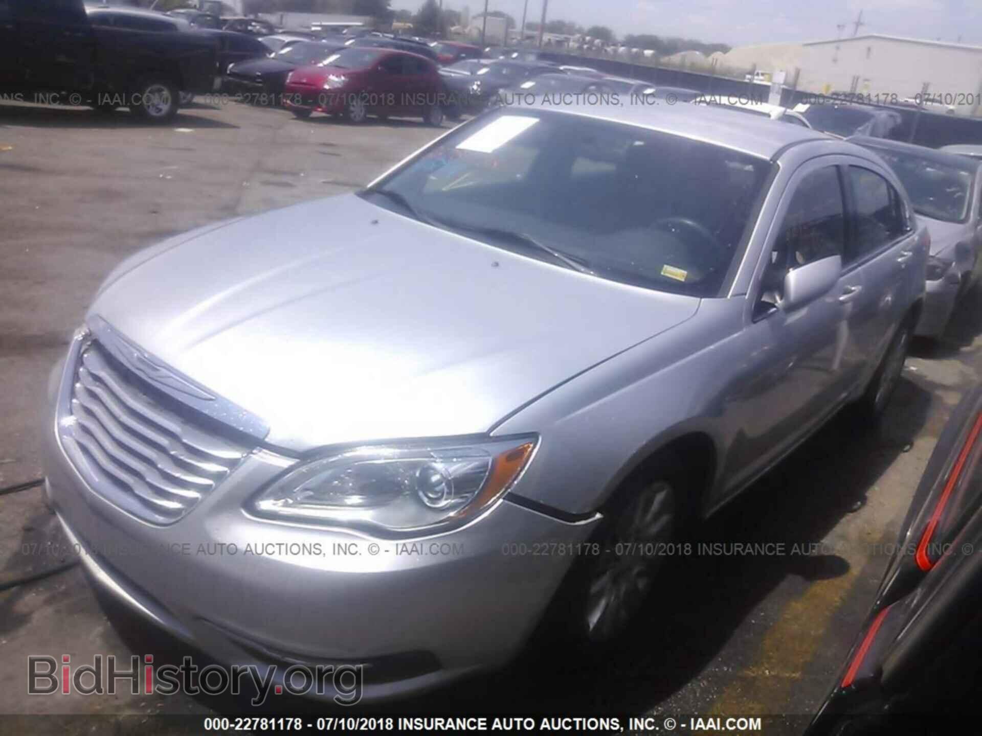2012 Chrysler 200 - VIN: 1C3CCBAB2CN100872 - Фото 2