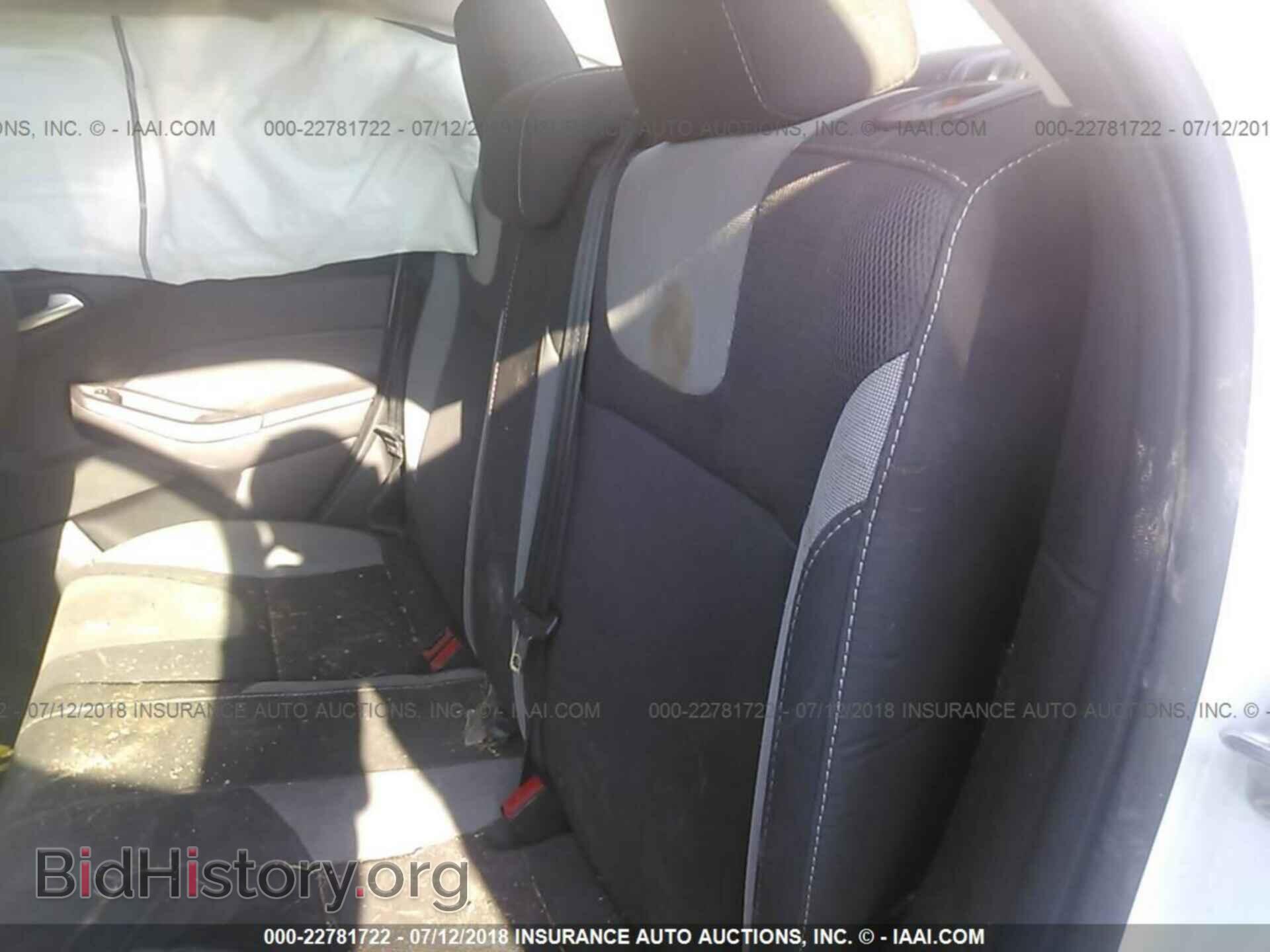 2012 Ford Focus - VIN: 1FAHP3F27CL476764 - Photo 8