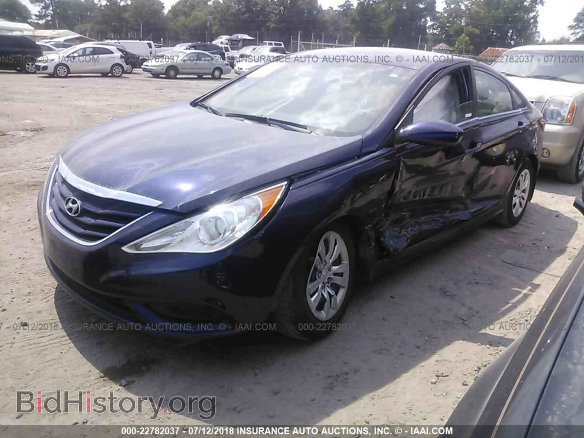2012 Hyundai Sonata - VIN: 5NPEB4AC0CH444759 - Photo 2