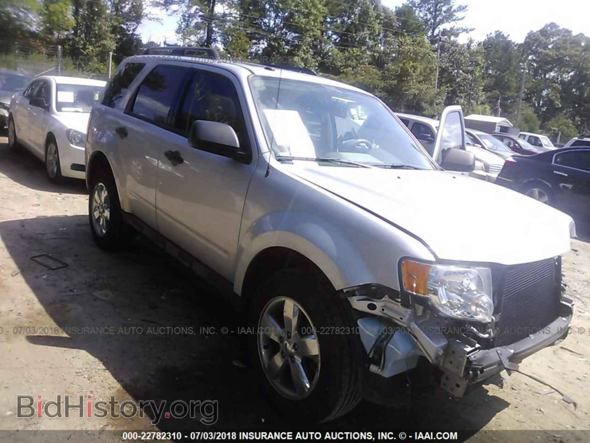 Photo 1FMCU0D70CKA98069 - Ford Escape 2012
