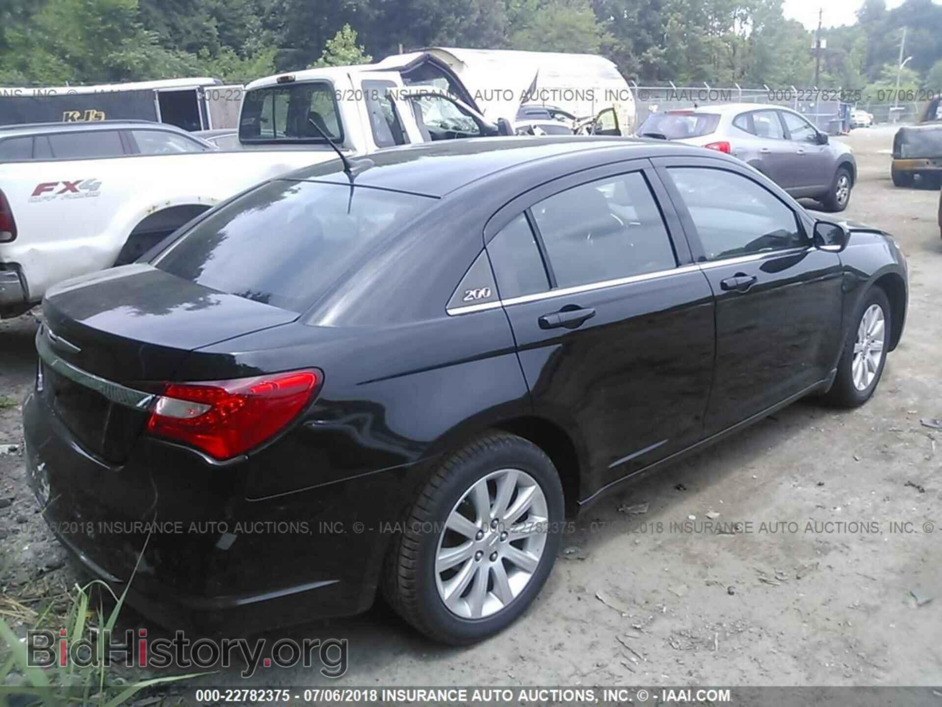 2013 Chrysler 200 - VIN: 1C3CCBBB9DN598651 - Фото 4
