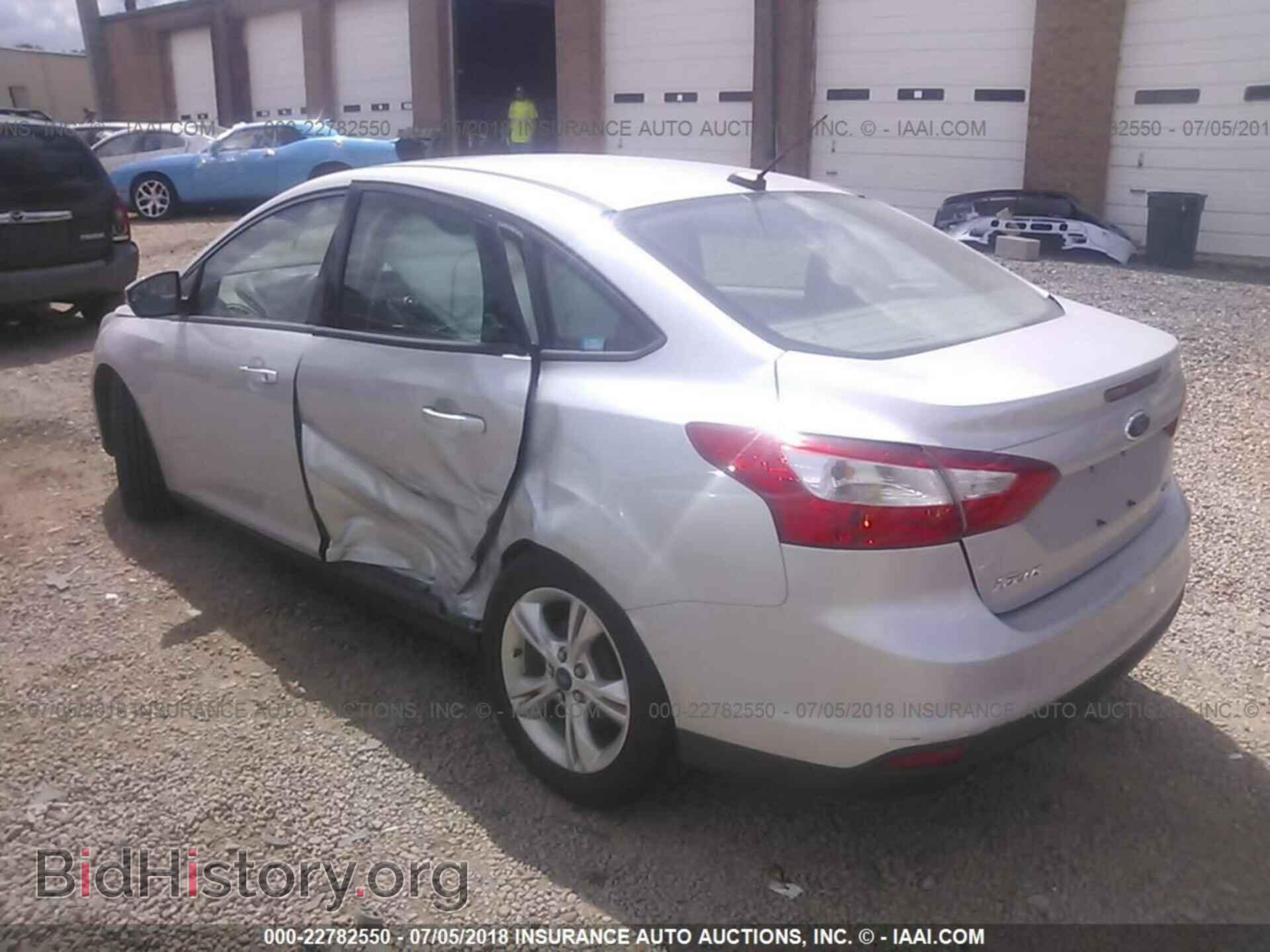 2014 Ford Focus - VIN: 1FADP3F29EL158758 - Photo 3