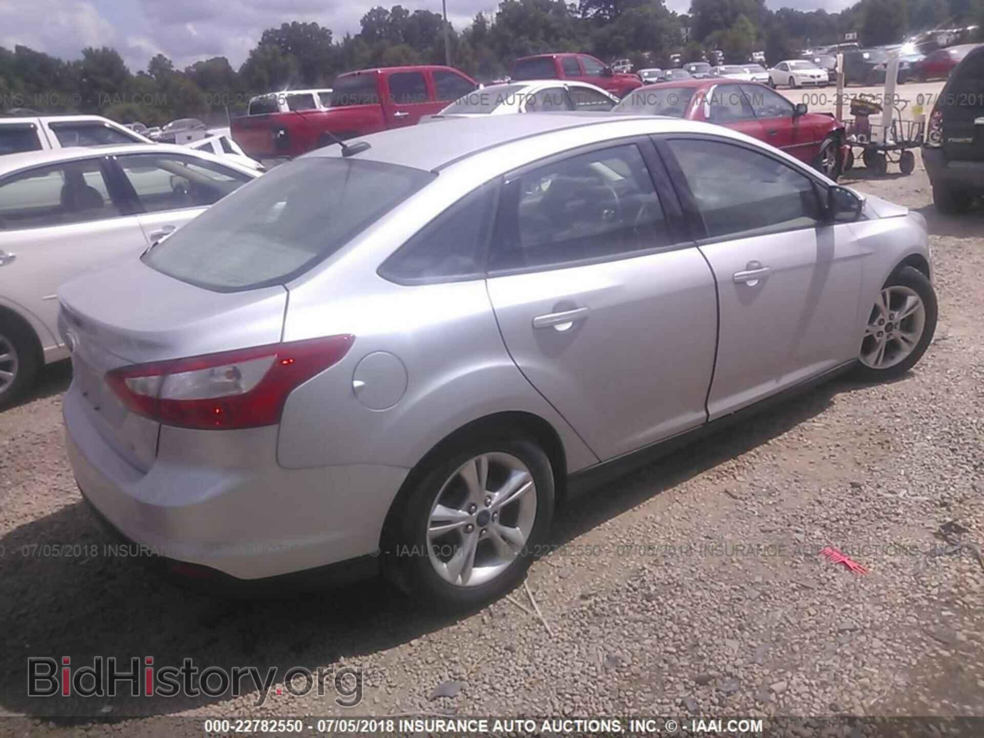 2014 Ford Focus - VIN: 1FADP3F29EL158758 - Photo 4
