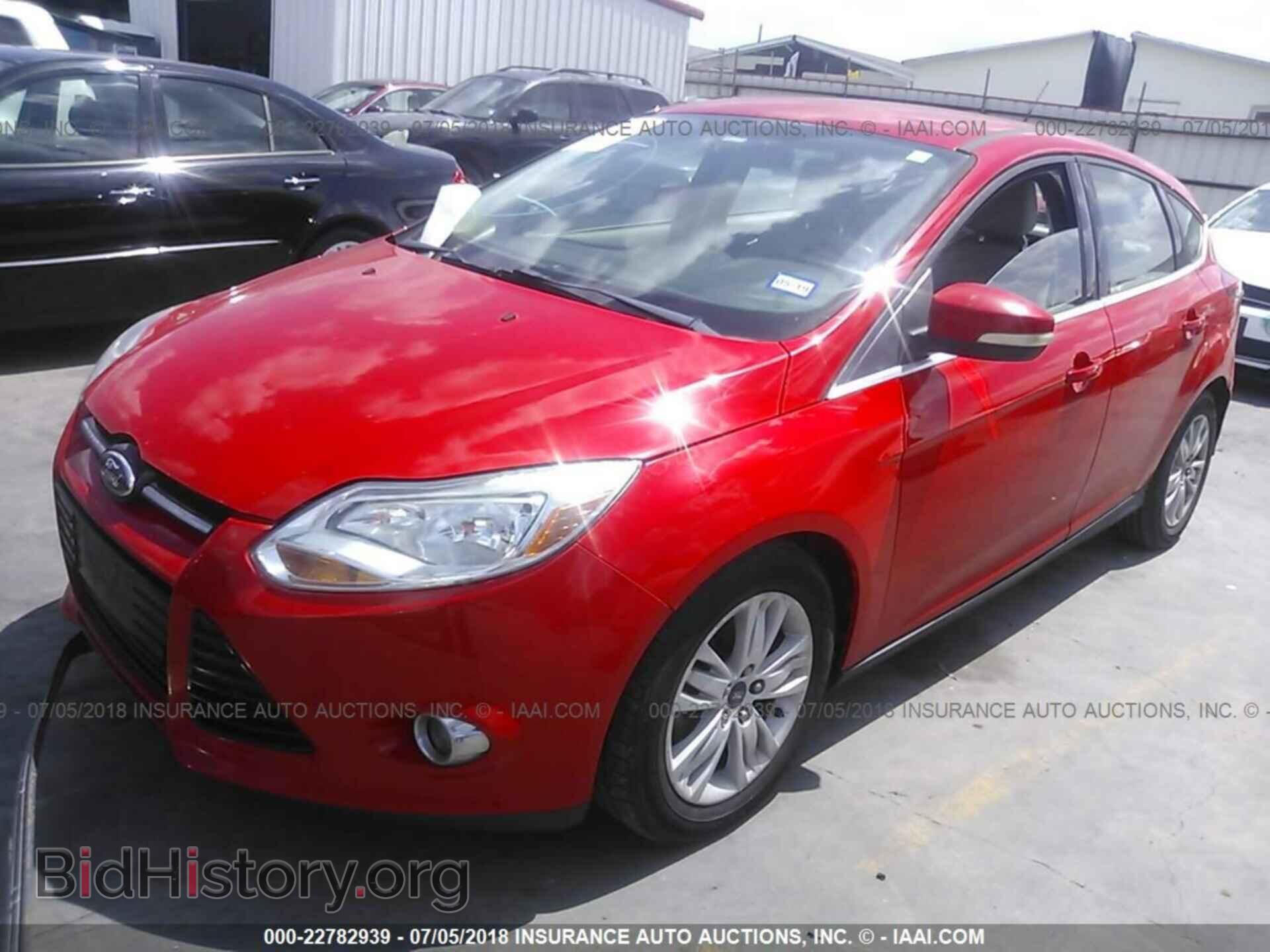 2012 Ford Focus - VIN: 1FAHP3M24CL358819 - Photo 2