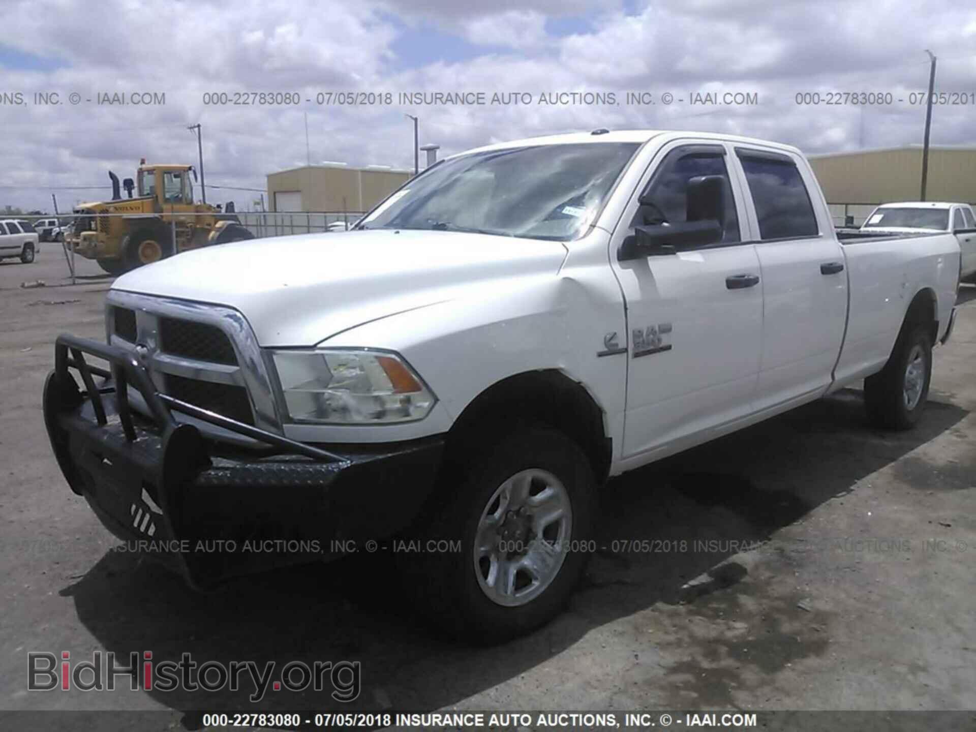 2014 Ram 3500 - VIN: 3C63R3GL2EG275190 - Photo 2