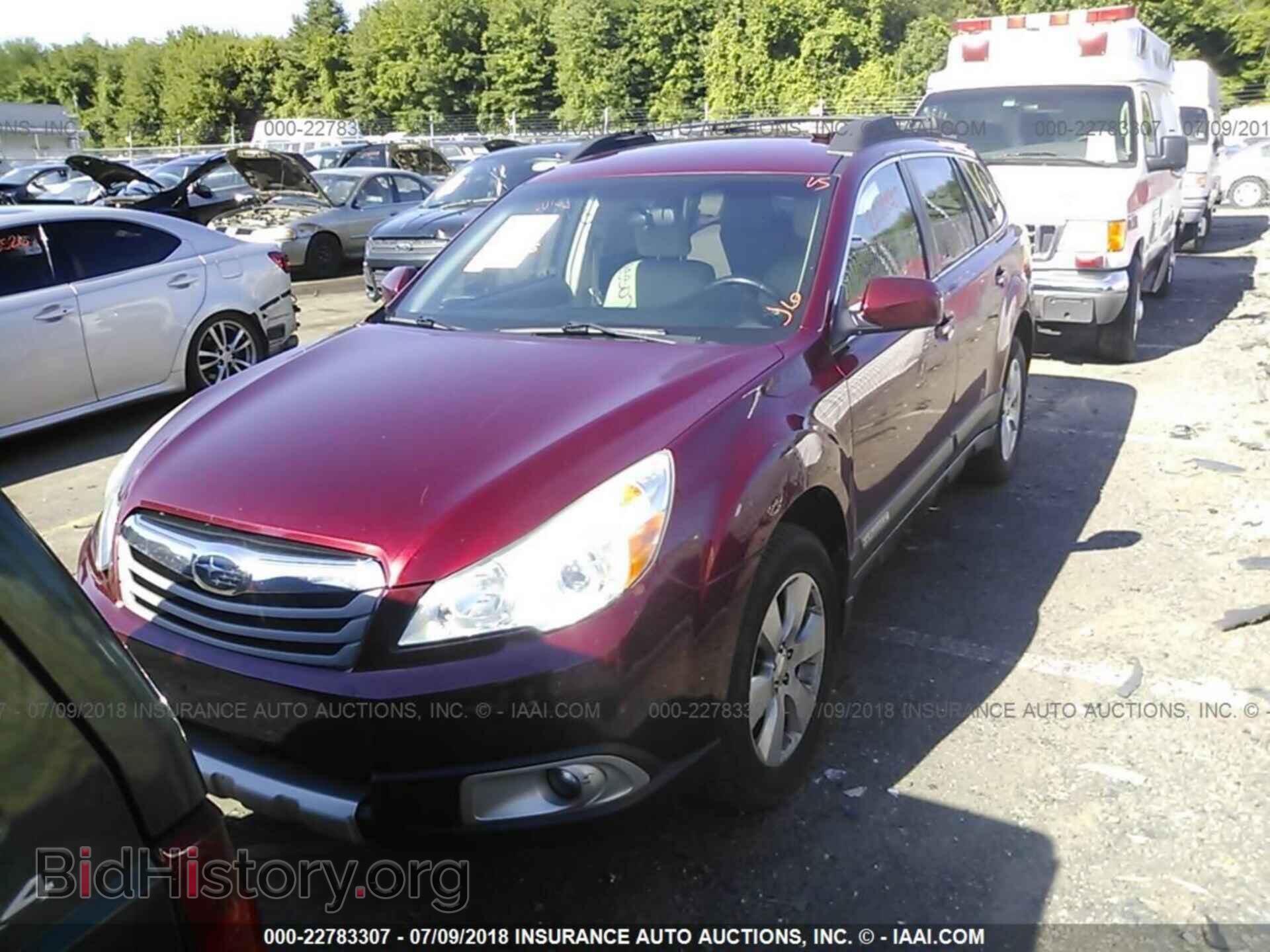 2011 Subaru Outback - VIN: 4S4BRBCC2B3384103 - Фото 2