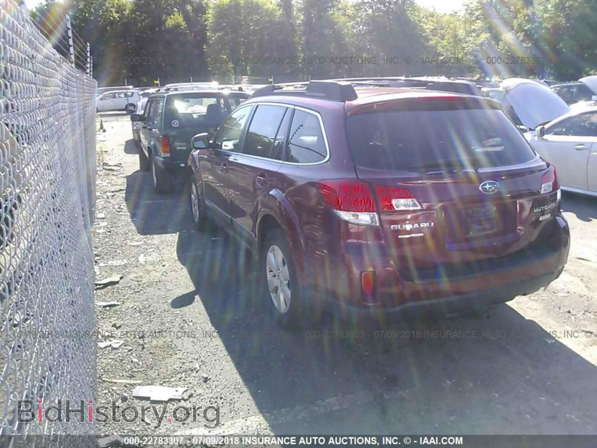 2011 Subaru Outback - VIN: 4S4BRBCC2B3384103 - Фото 3