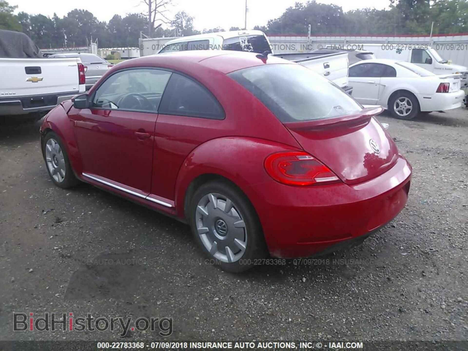 2012 Volkswagen Beetle - VIN: 3VWJP7AT5CM627647 - Фото 3