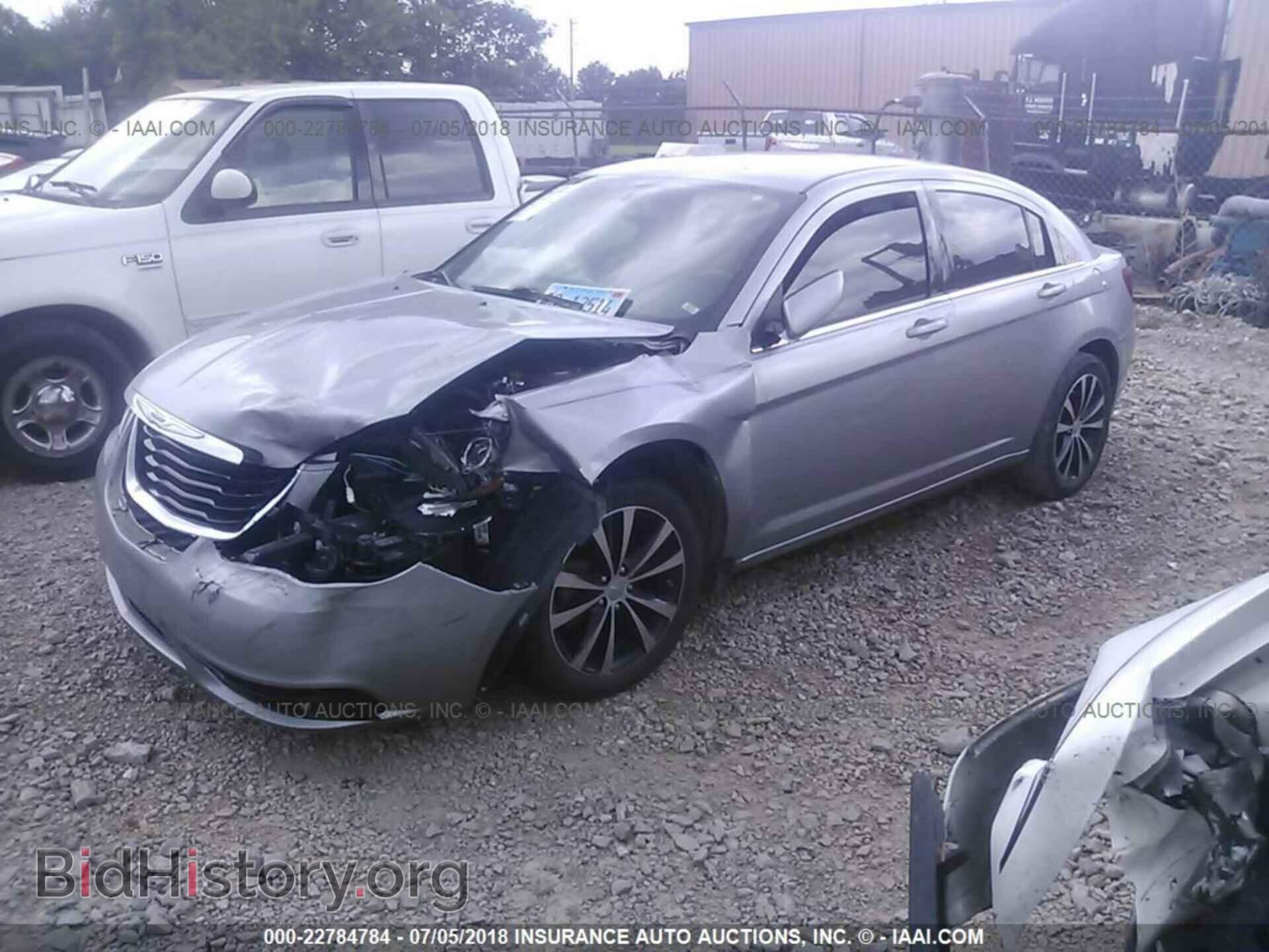 2013 Chrysler 200 - VIN: 1C3CCBCG9DN510451 - Photo 2