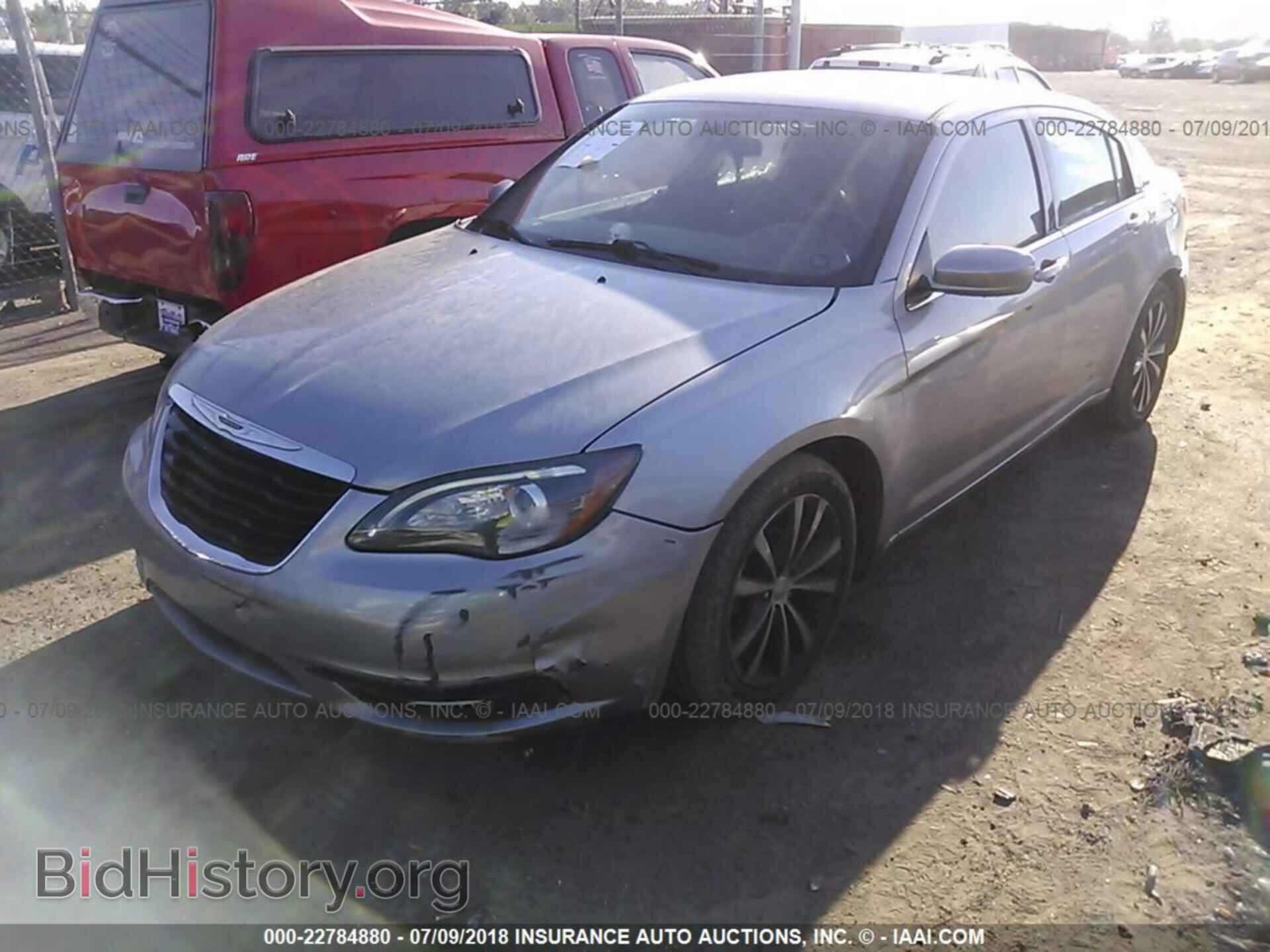 2013 CHRYSLER 200 - VIN: 1C3CCBBG5DN717940 - Photo 2