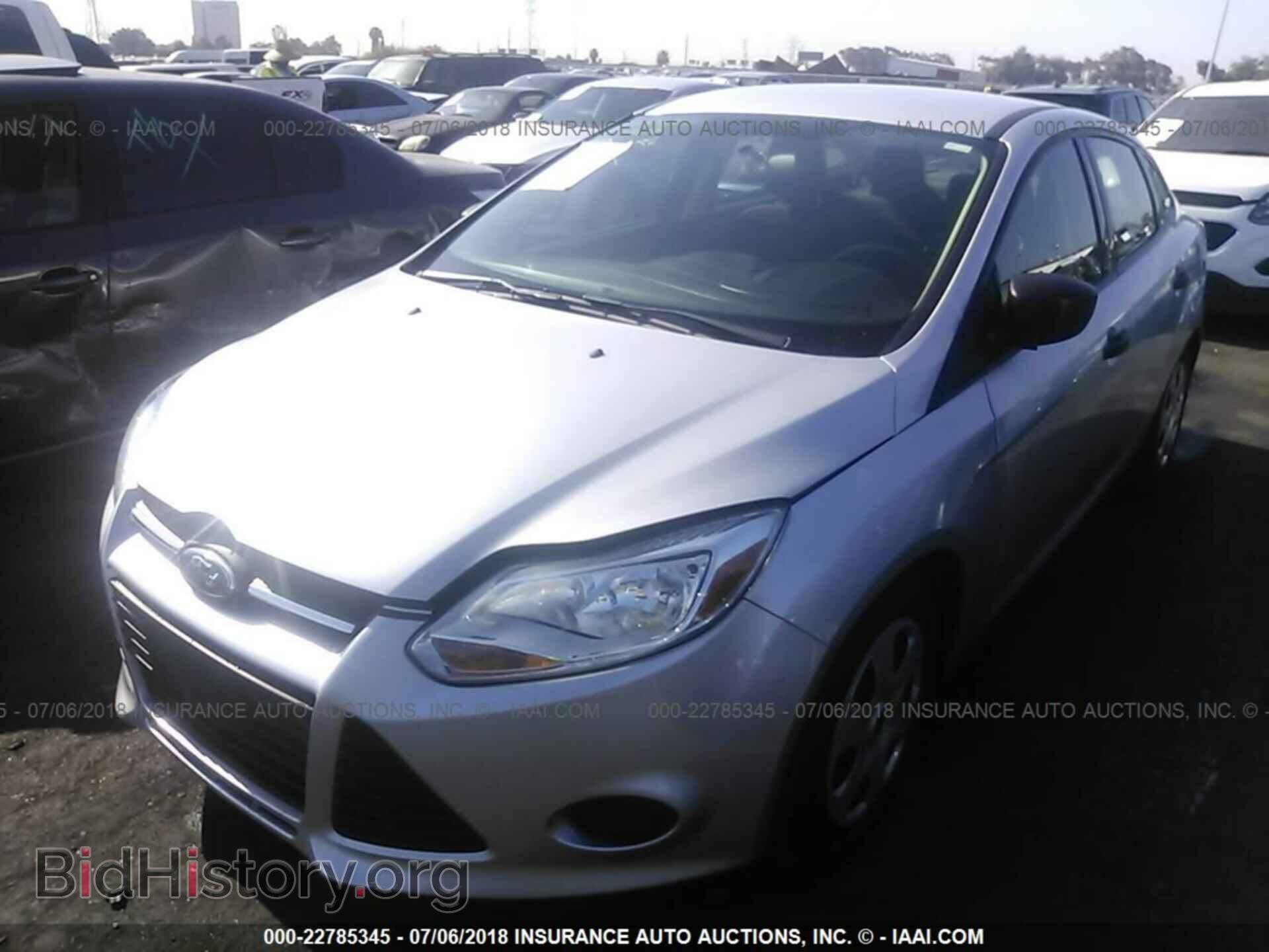 2014 Ford Focus - VIN: 1FADP3E27EL413733 - Photo 2