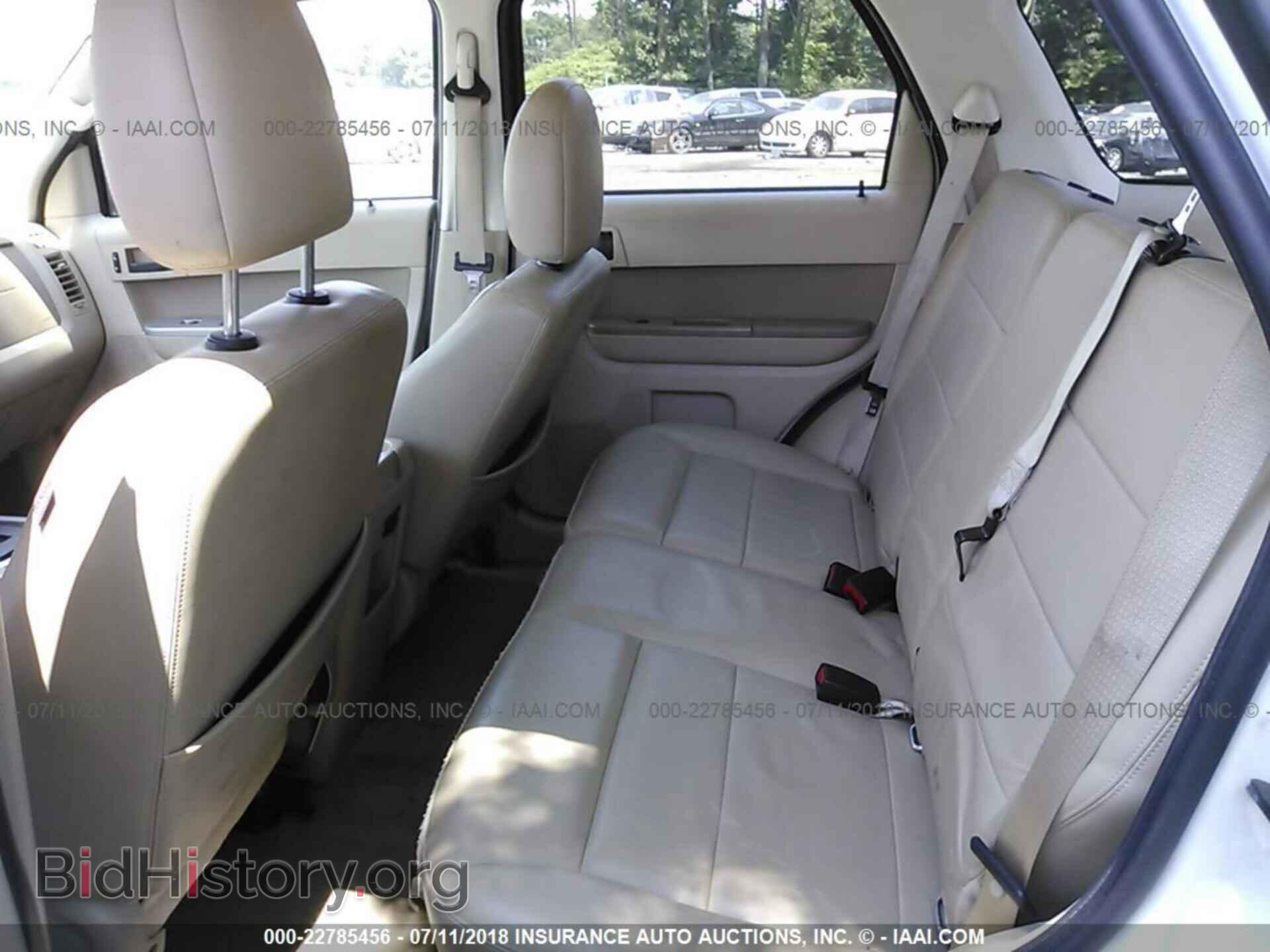2011 Ford Escape - VIN: 1FMCU9D77BKB43429 - Photo 8