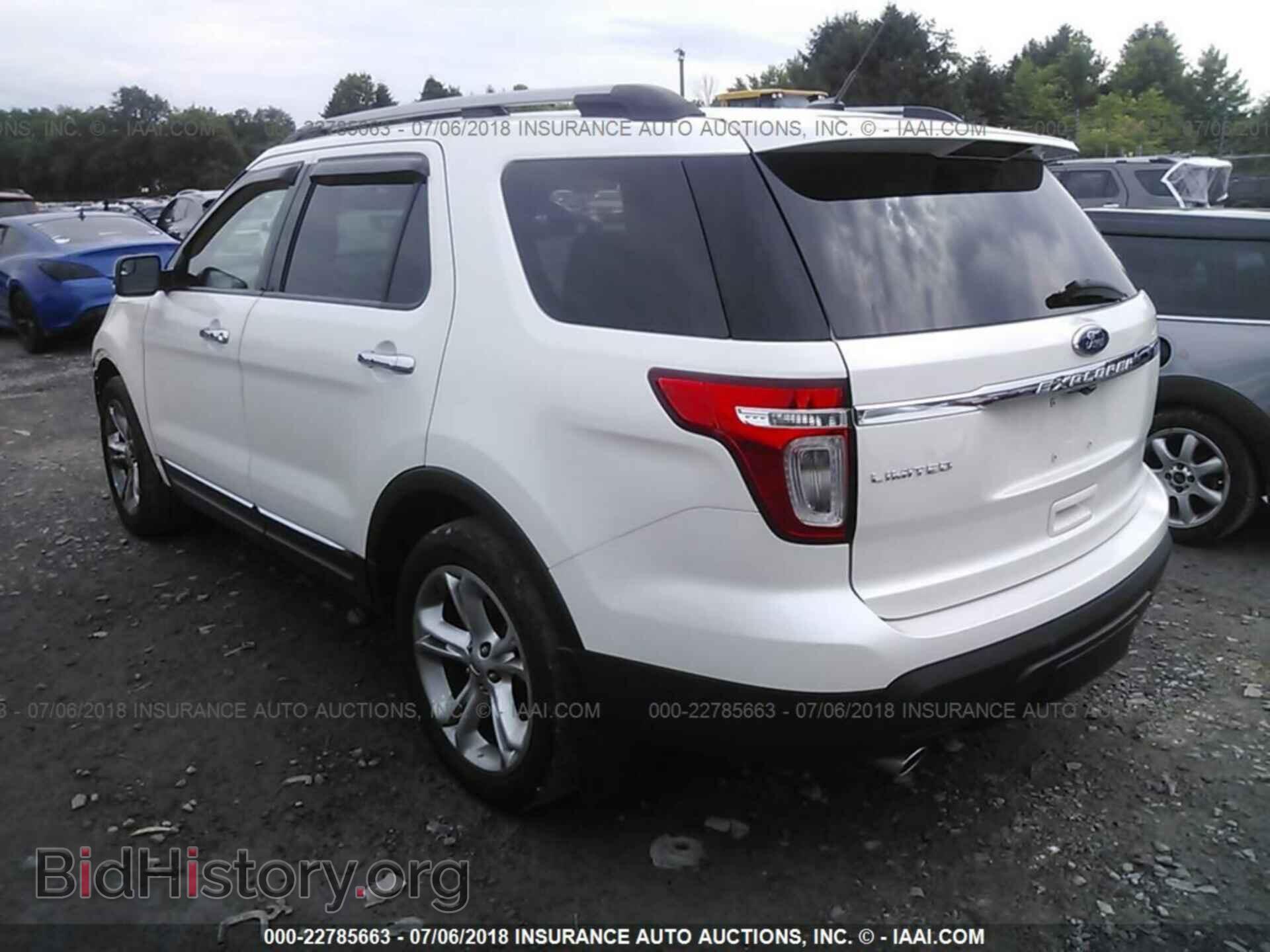 2011 Ford Explorer - VIN: 1FMHK7F86BGA88836 - Фото 3