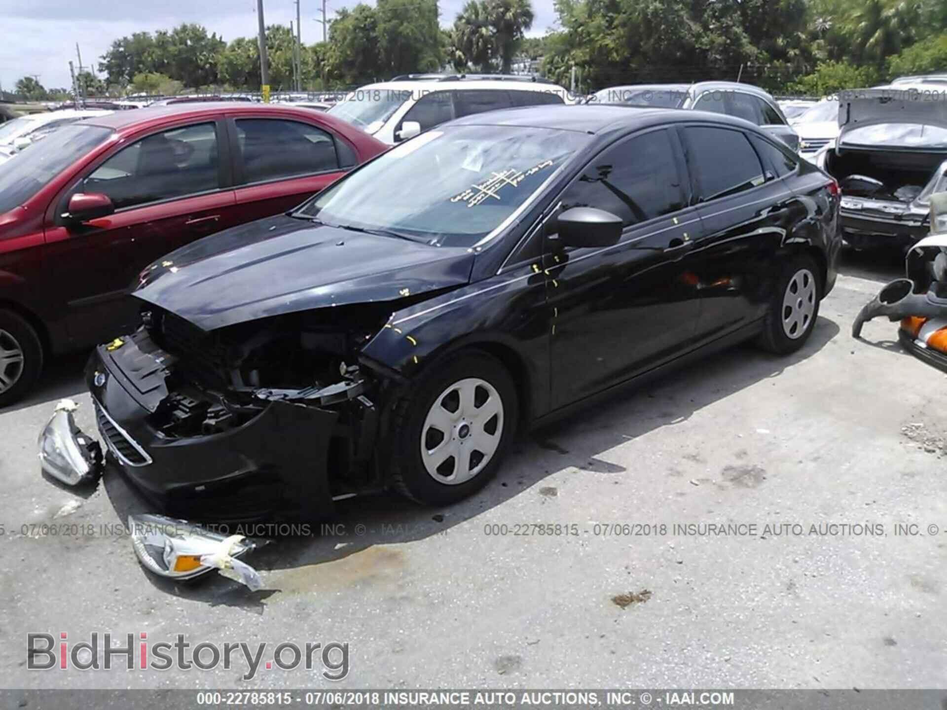 2015 Ford Focus - VIN: 1FADP3E25FL286238 - Photo 2