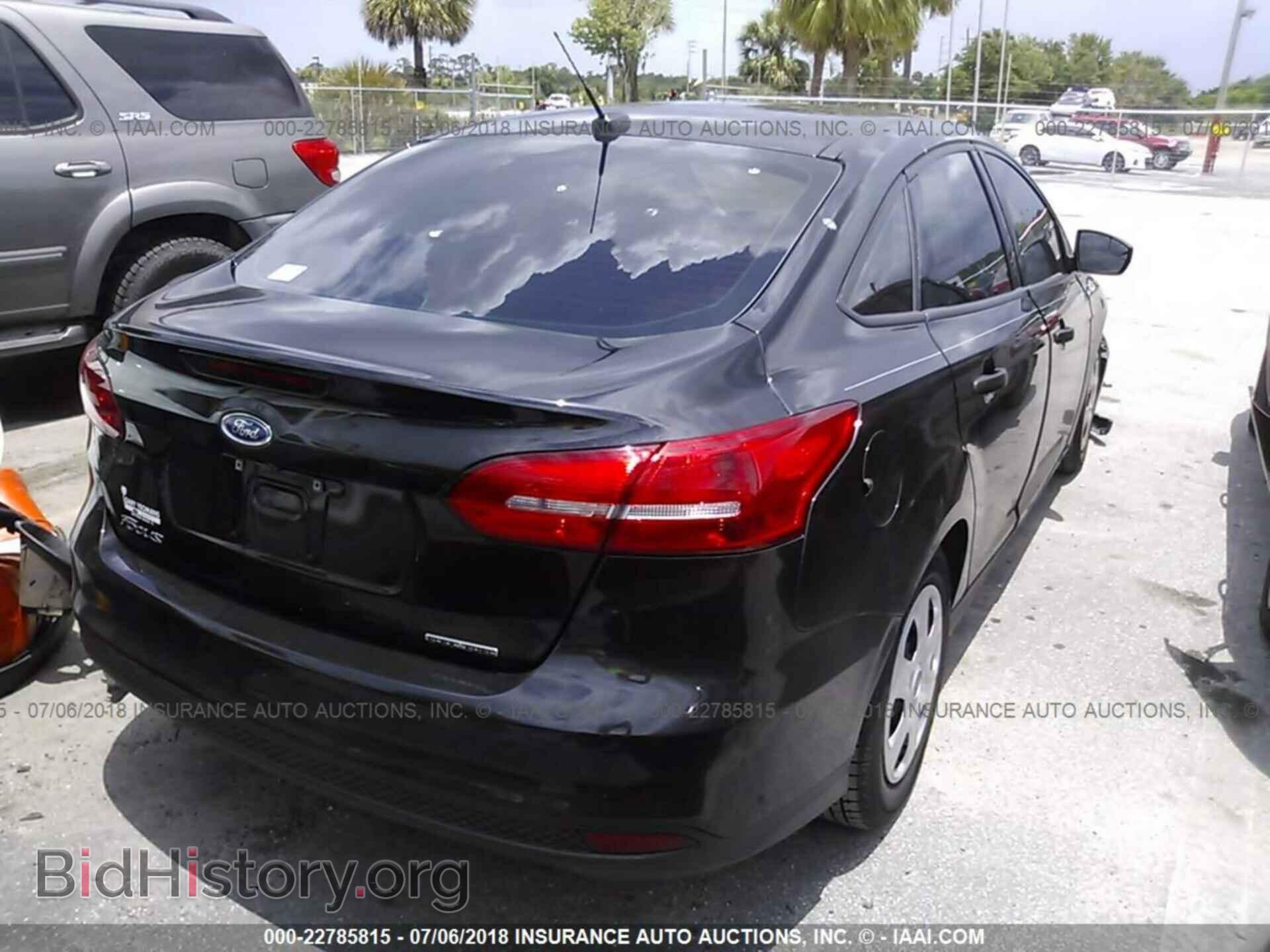 2015 Ford Focus - VIN: 1FADP3E25FL286238 - Photo 4