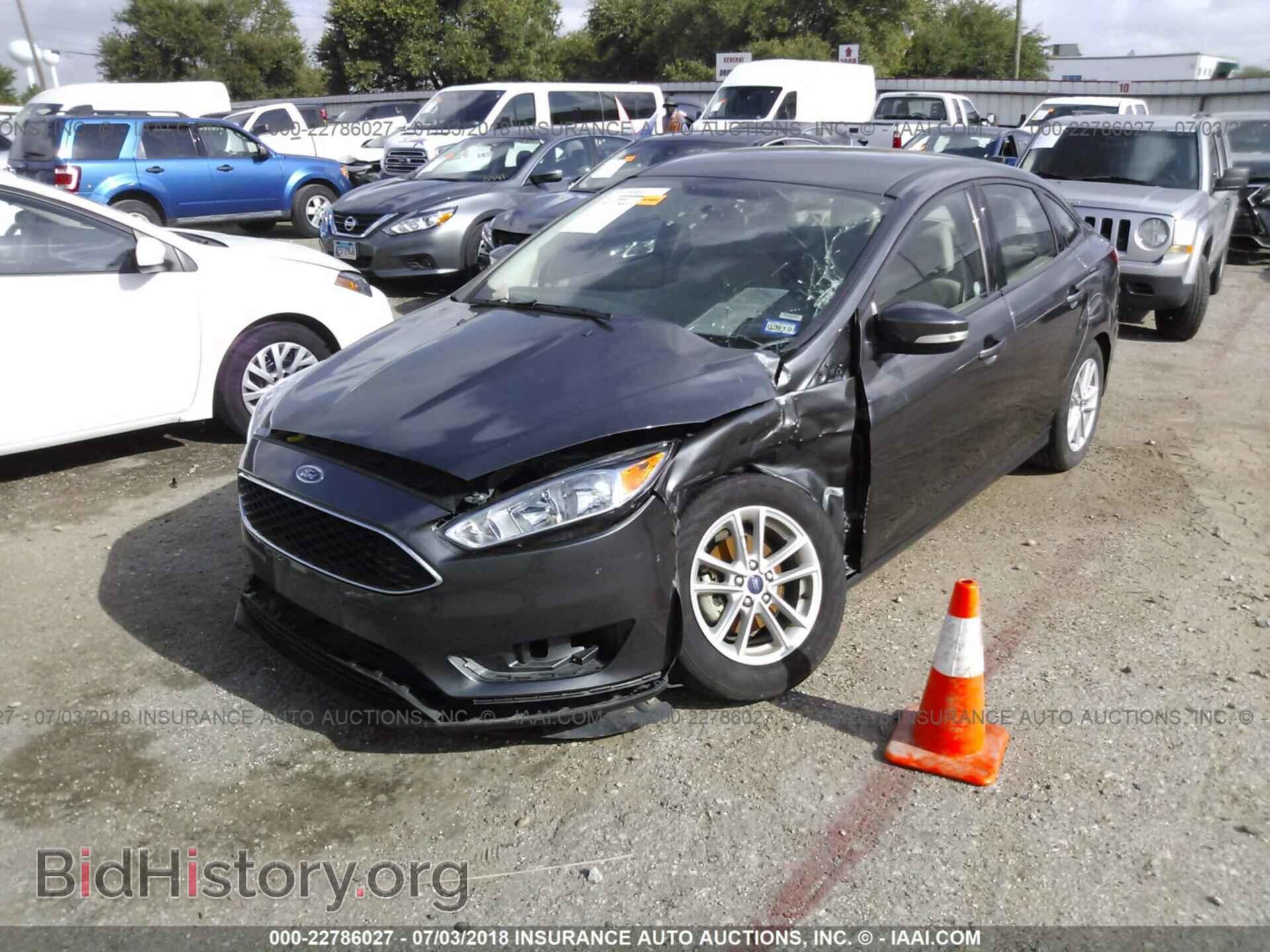 2017 Ford Focus - VIN: 1FADP3F23HL249061 - Photo 2