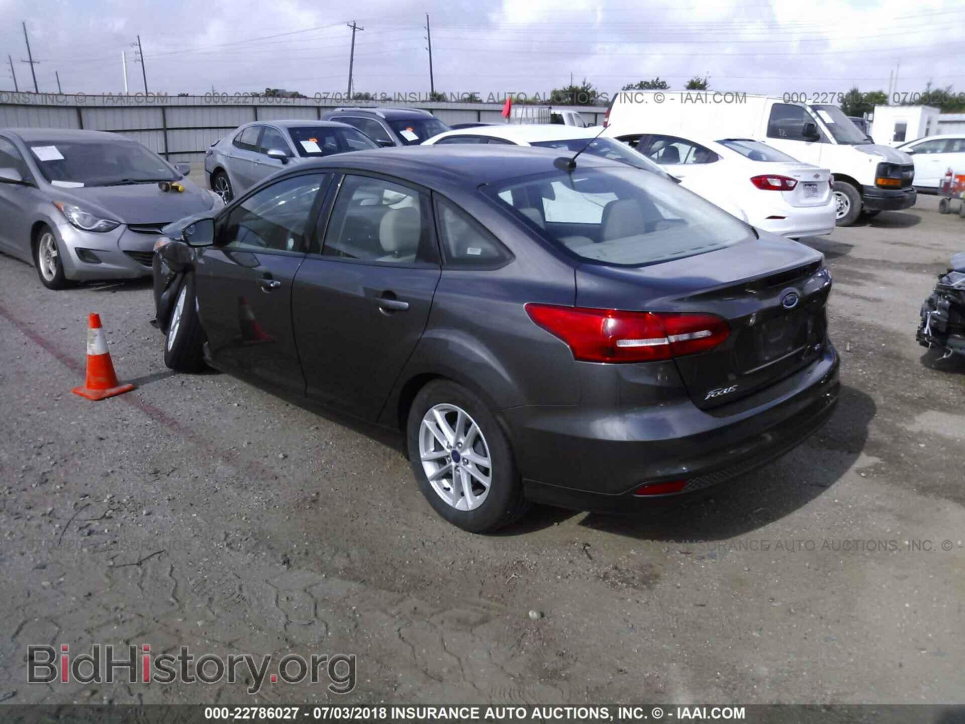 2017 Ford Focus - VIN: 1FADP3F23HL249061 - Photo 3