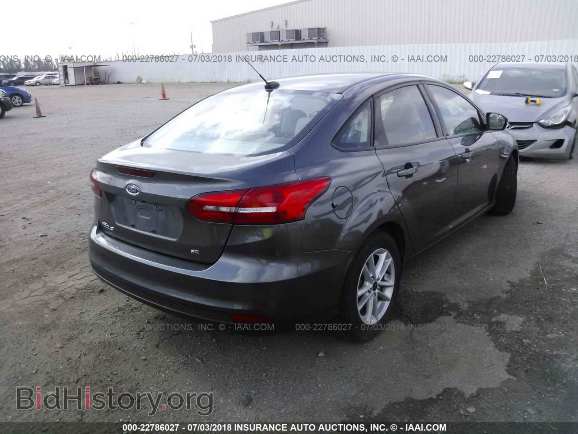 2017 Ford Focus - VIN: 1FADP3F23HL249061 - Photo 4