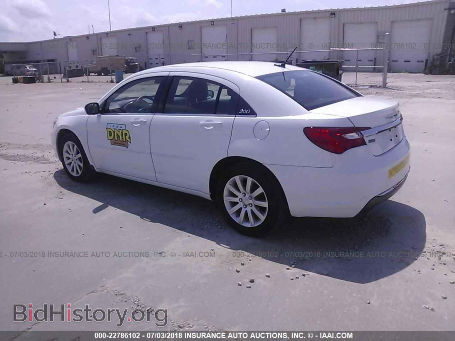 2013 Chrysler 200 - VIN: 1C3CCBBG8DN766386 - Photo 3