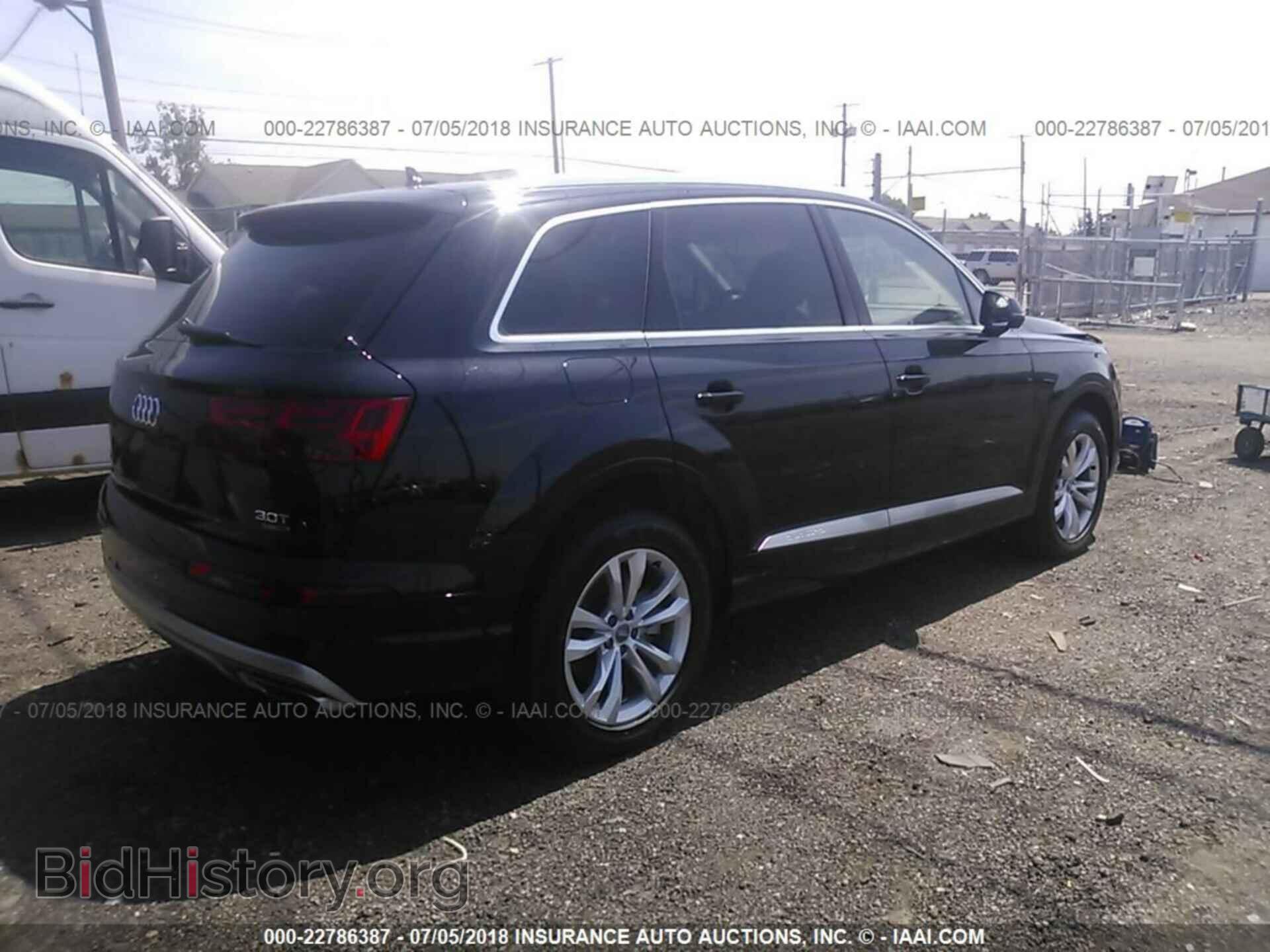 2017 Audi Q7 - VIN: WA1LAAF76HD041400 - Фото 4