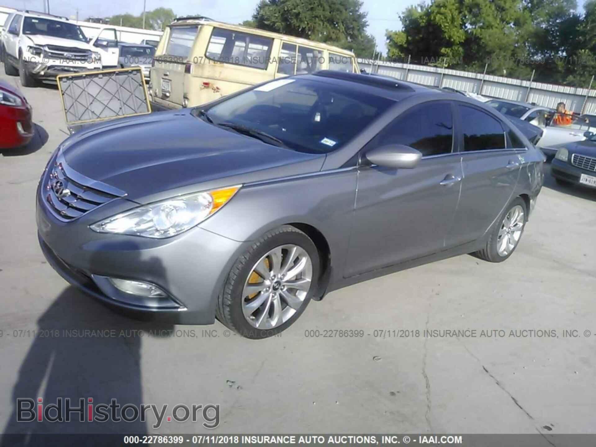 2012 Hyundai Sonata - VIN: 5NPEC4AC7CH469686 - Фото 2