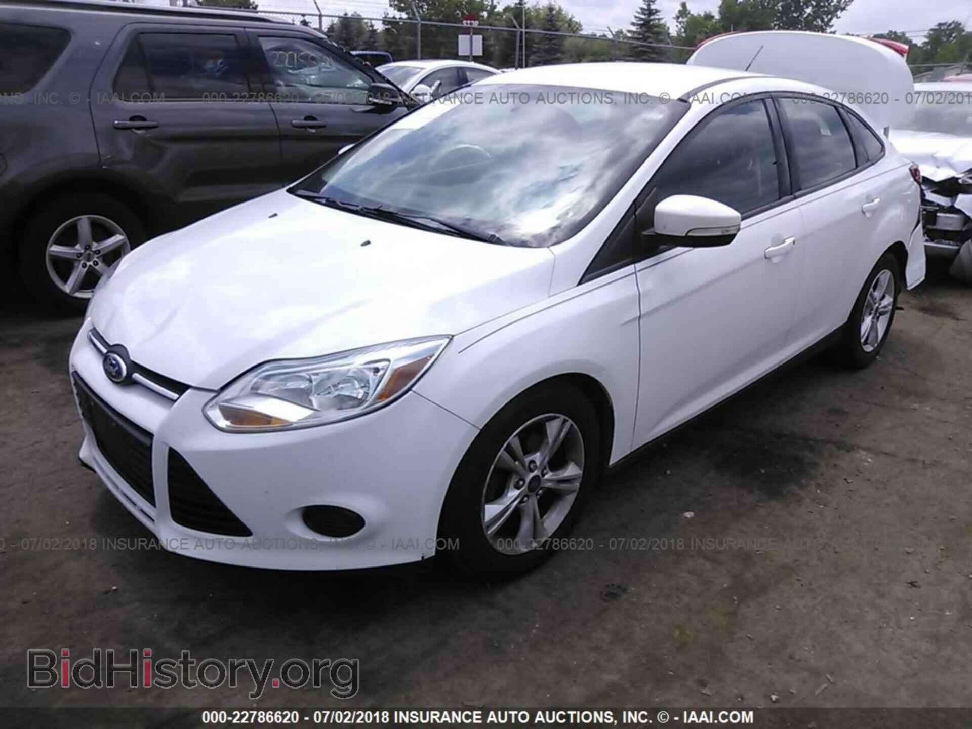 2014 Ford Focus - VIN: 1FADP3F22EL351267 - Photo 2
