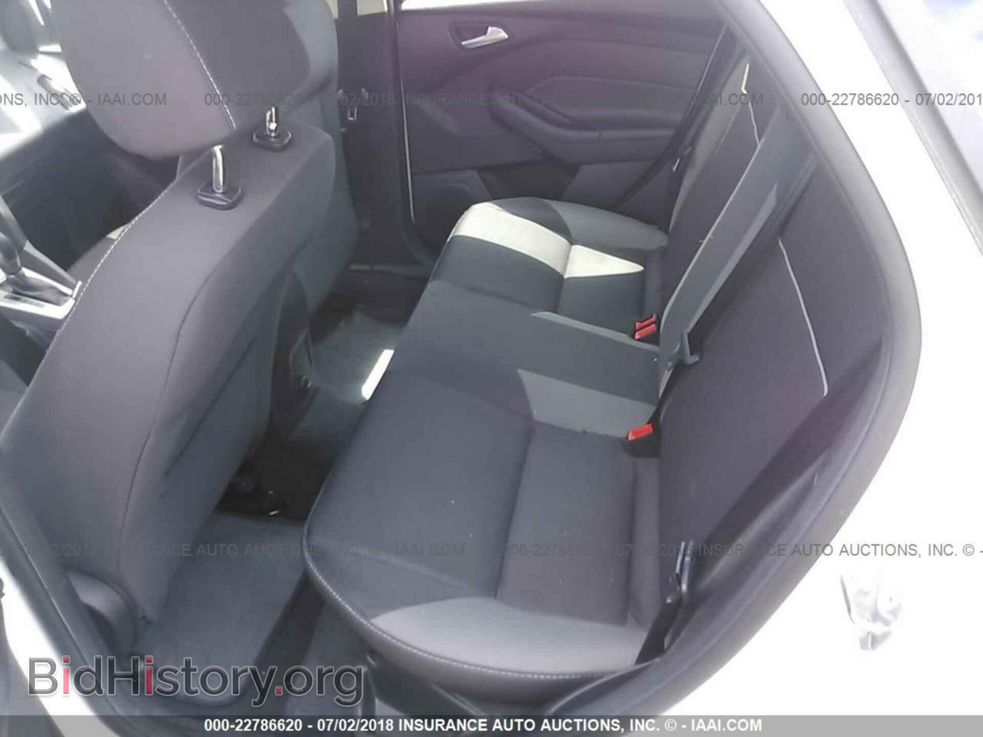 2014 Ford Focus - VIN: 1FADP3F22EL351267 - Photo 8