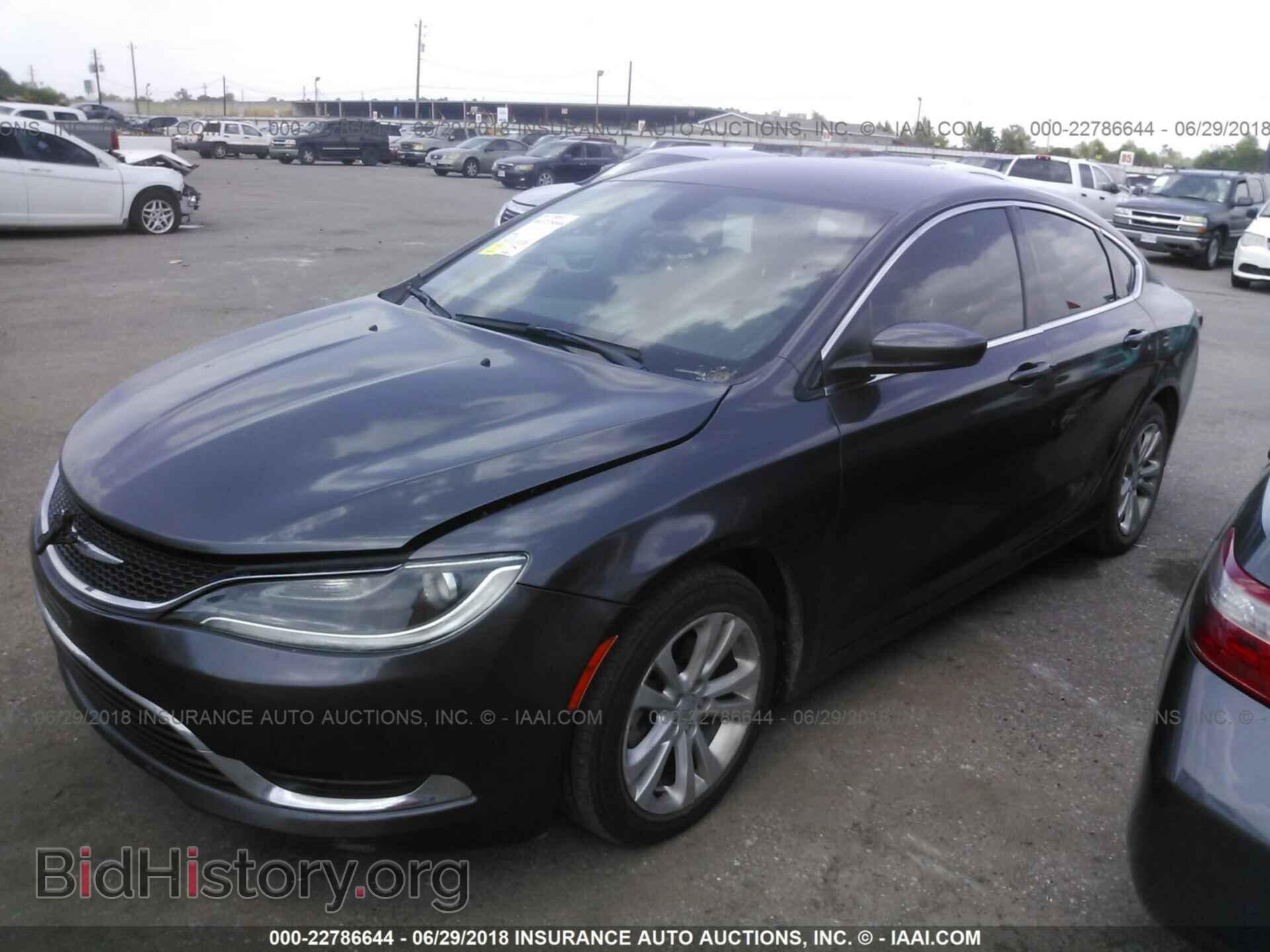 2015 Chrysler 200 - VIN: 1C3CCCAB9FN712352 - Photo 2