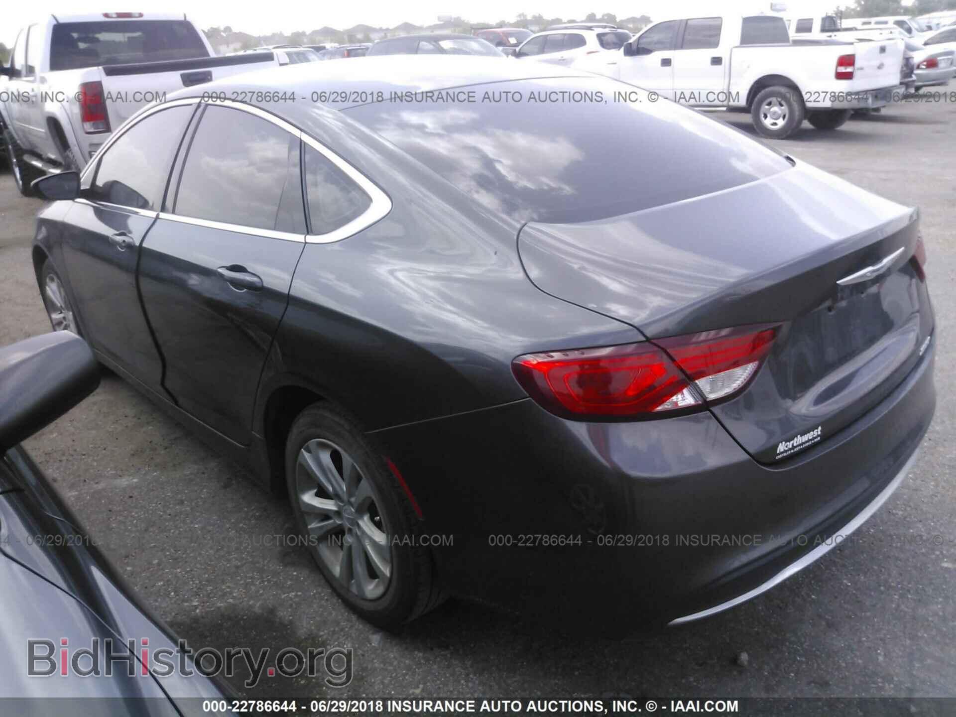 2015 Chrysler 200 - VIN: 1C3CCCAB9FN712352 - Photo 3