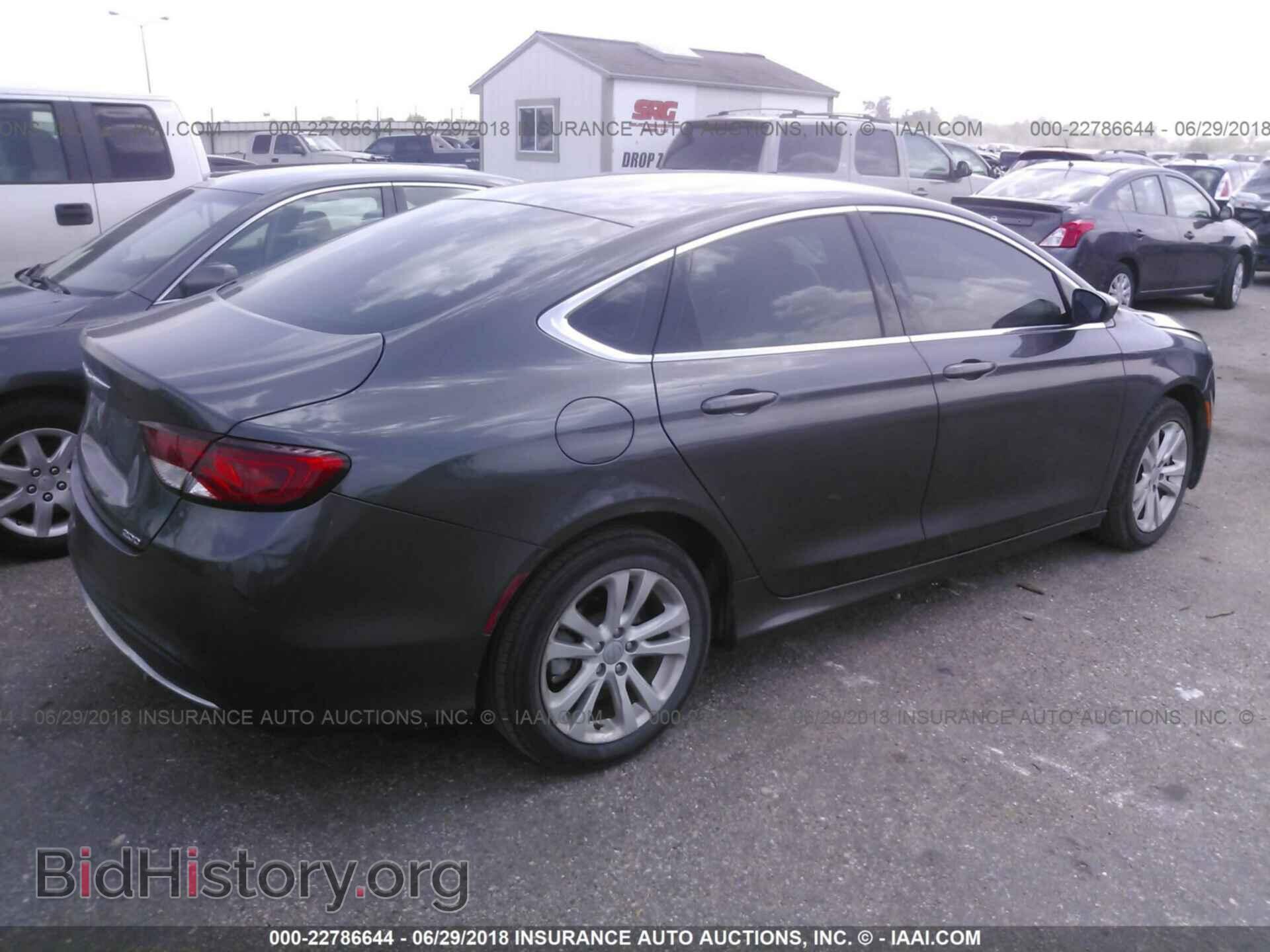 2015 Chrysler 200 - VIN: 1C3CCCAB9FN712352 - Photo 4