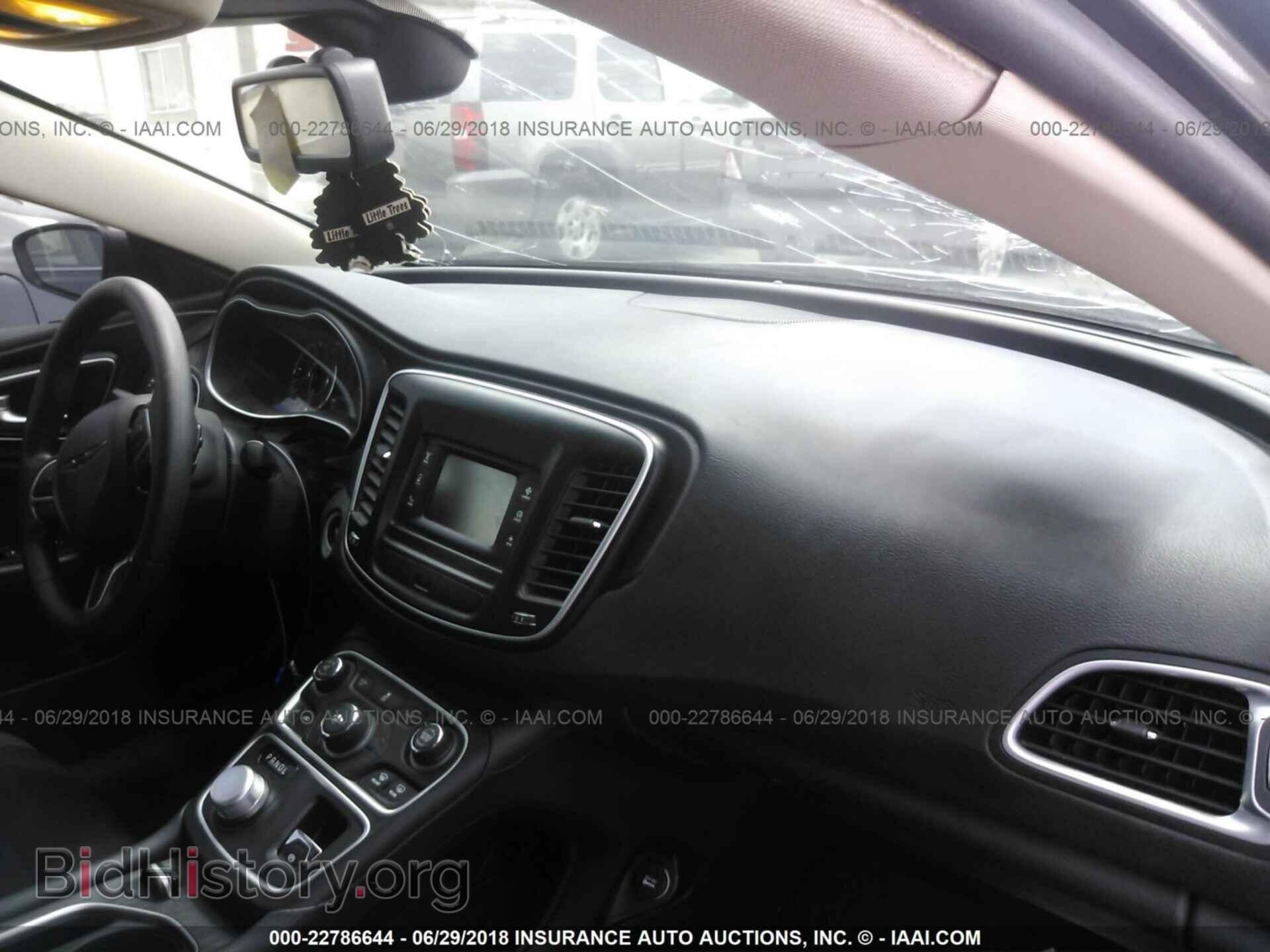 2015 Chrysler 200 - VIN: 1C3CCCAB9FN712352 - Photo 5