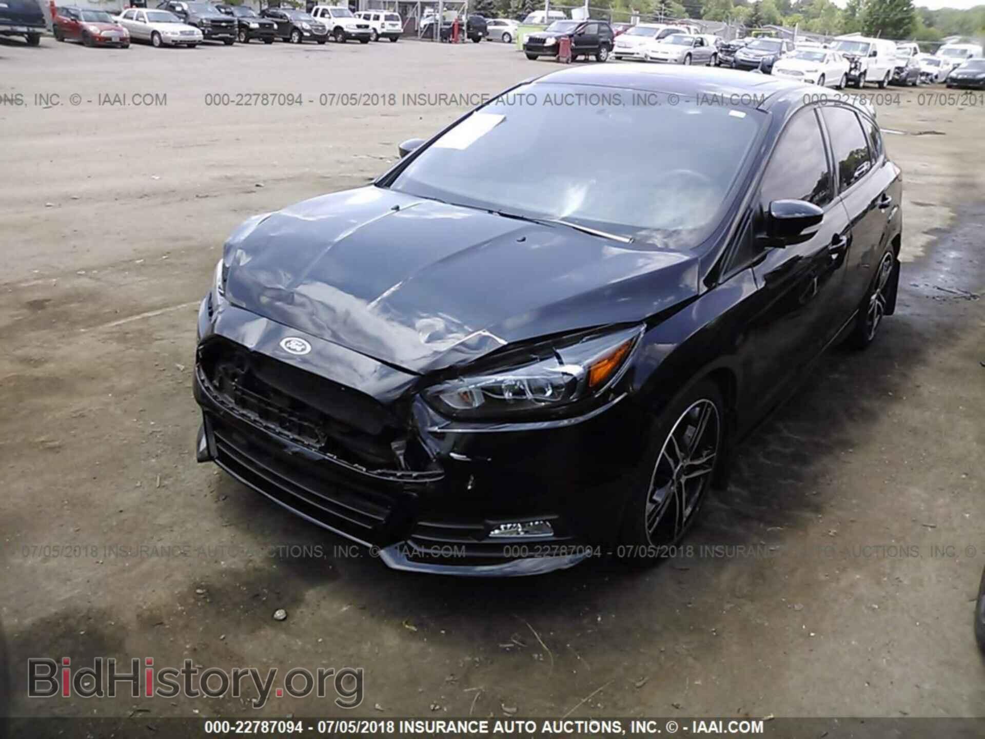 2017 Ford Focus - VIN: 1FADP3L92HL213864 - Фото 2
