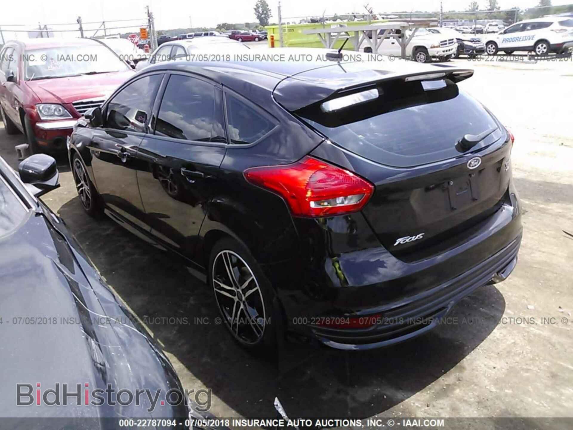 2017 Ford Focus - VIN: 1FADP3L92HL213864 - Фото 3