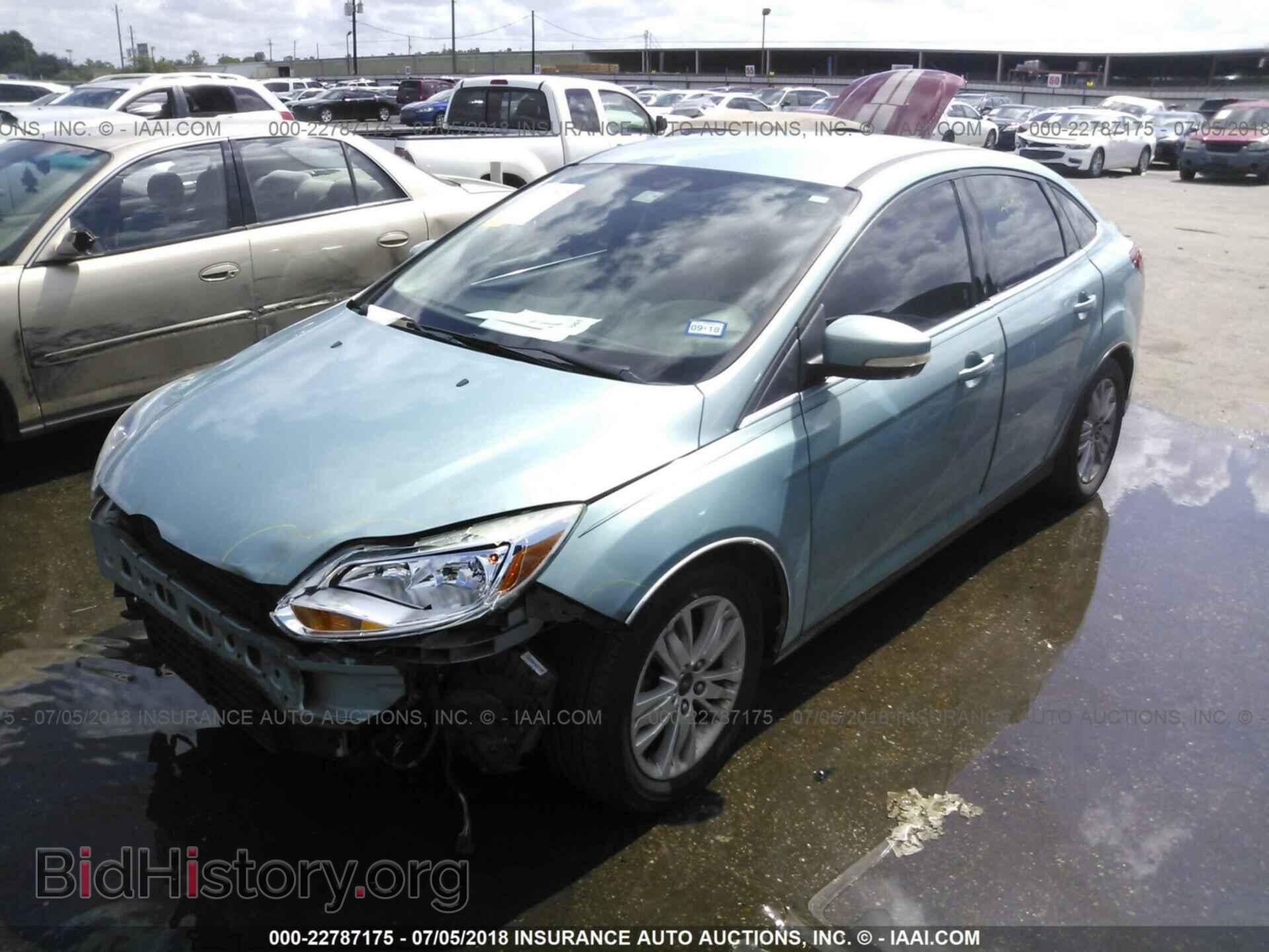 2012 Ford Focus - VIN: 1FAHP3H27CL427142 - Фото 2