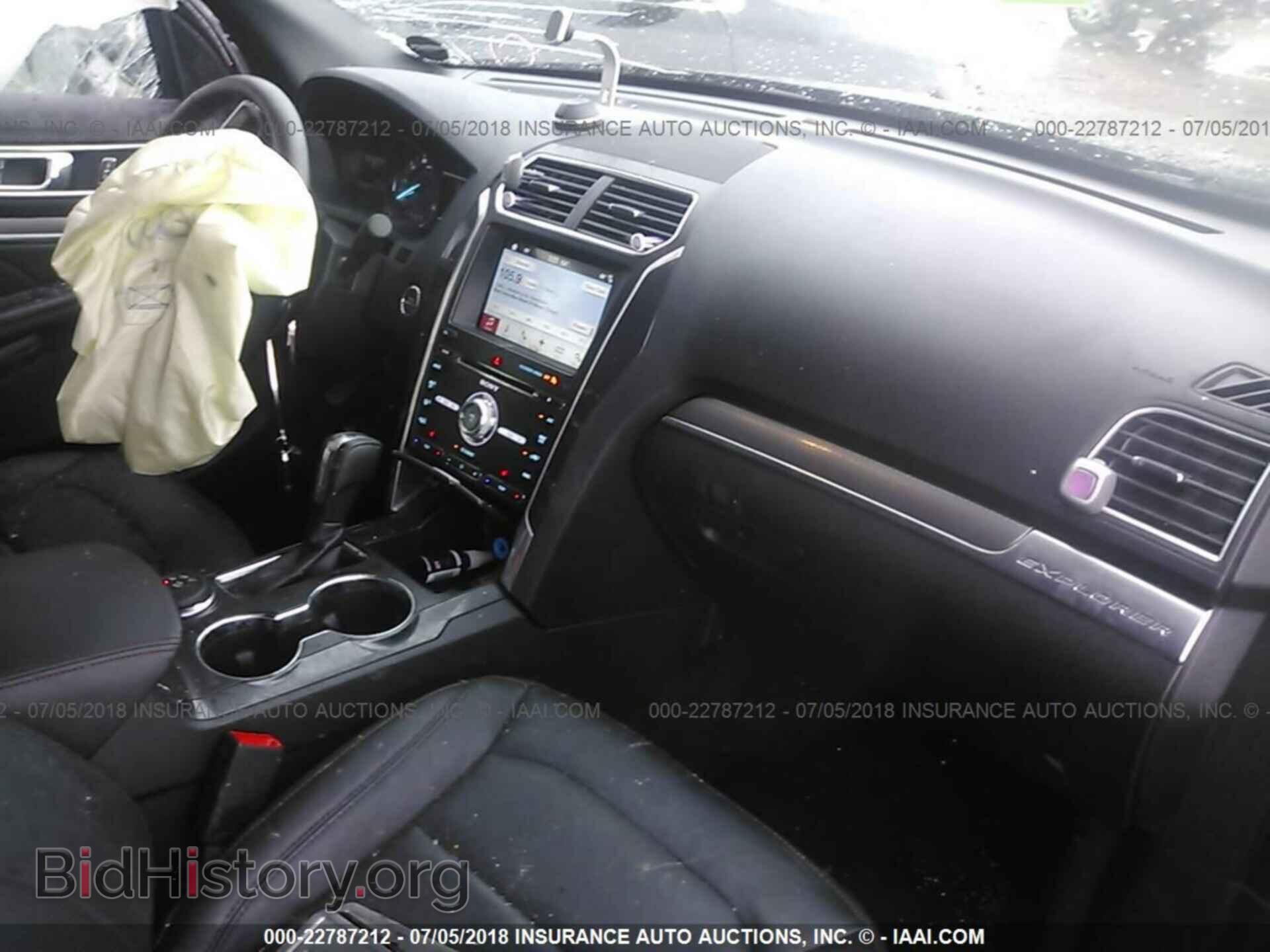 2017 Ford Explorer - VIN: 1FM5K8GT4HGC27026 - Photo 5