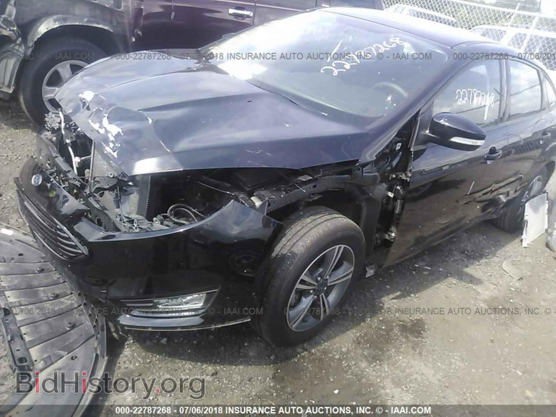 2017 Ford Focus - VIN: 1FADP3FE1HL306545 - Фото 2