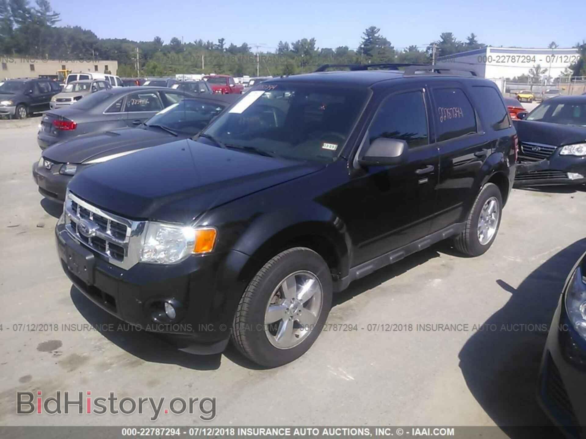 2011 Ford Escape - VIN: 1FMCU9D78BKA30847 - Photo 2