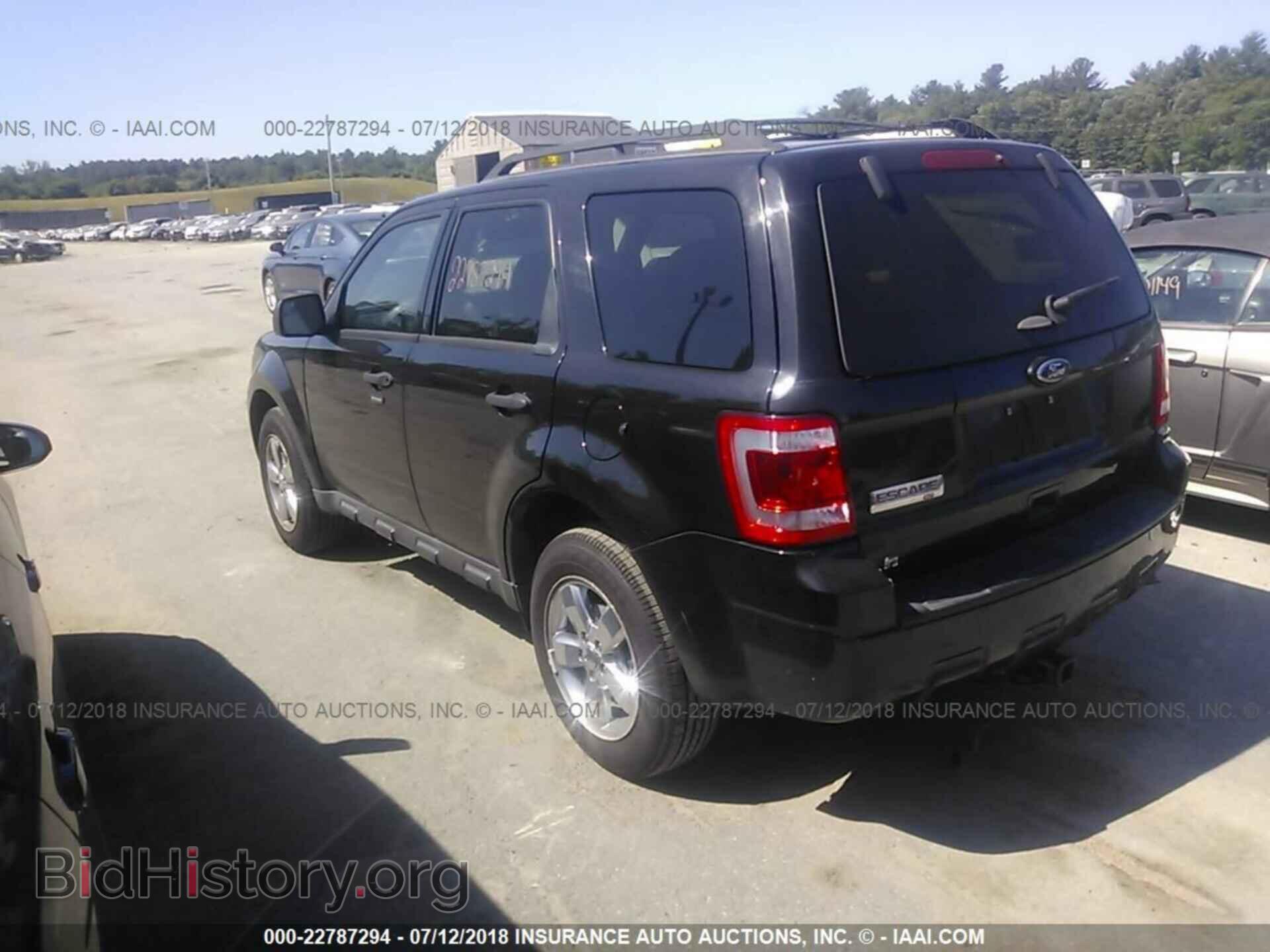 2011 Ford Escape - VIN: 1FMCU9D78BKA30847 - Photo 3