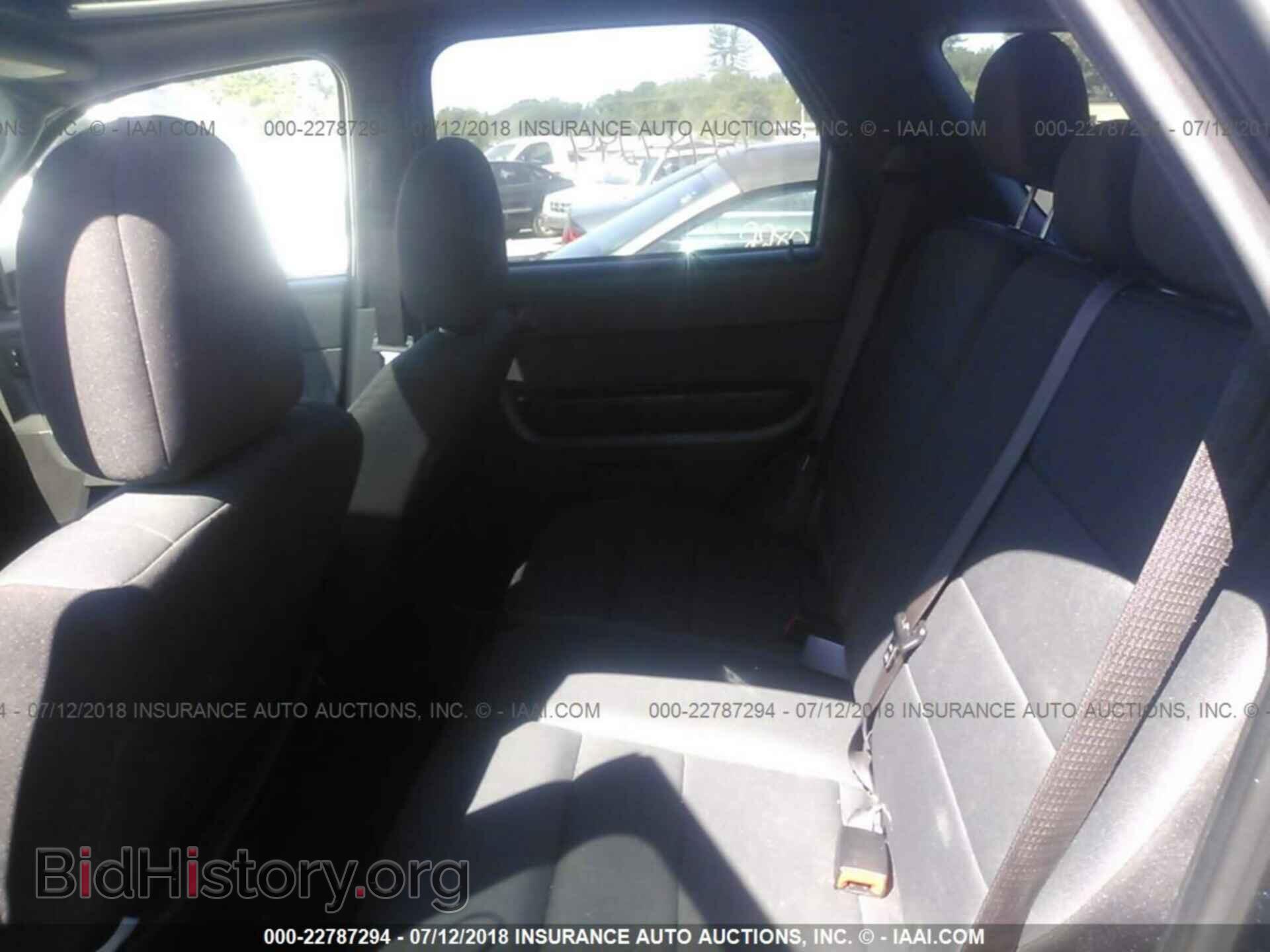 2011 Ford Escape - VIN: 1FMCU9D78BKA30847 - Photo 8