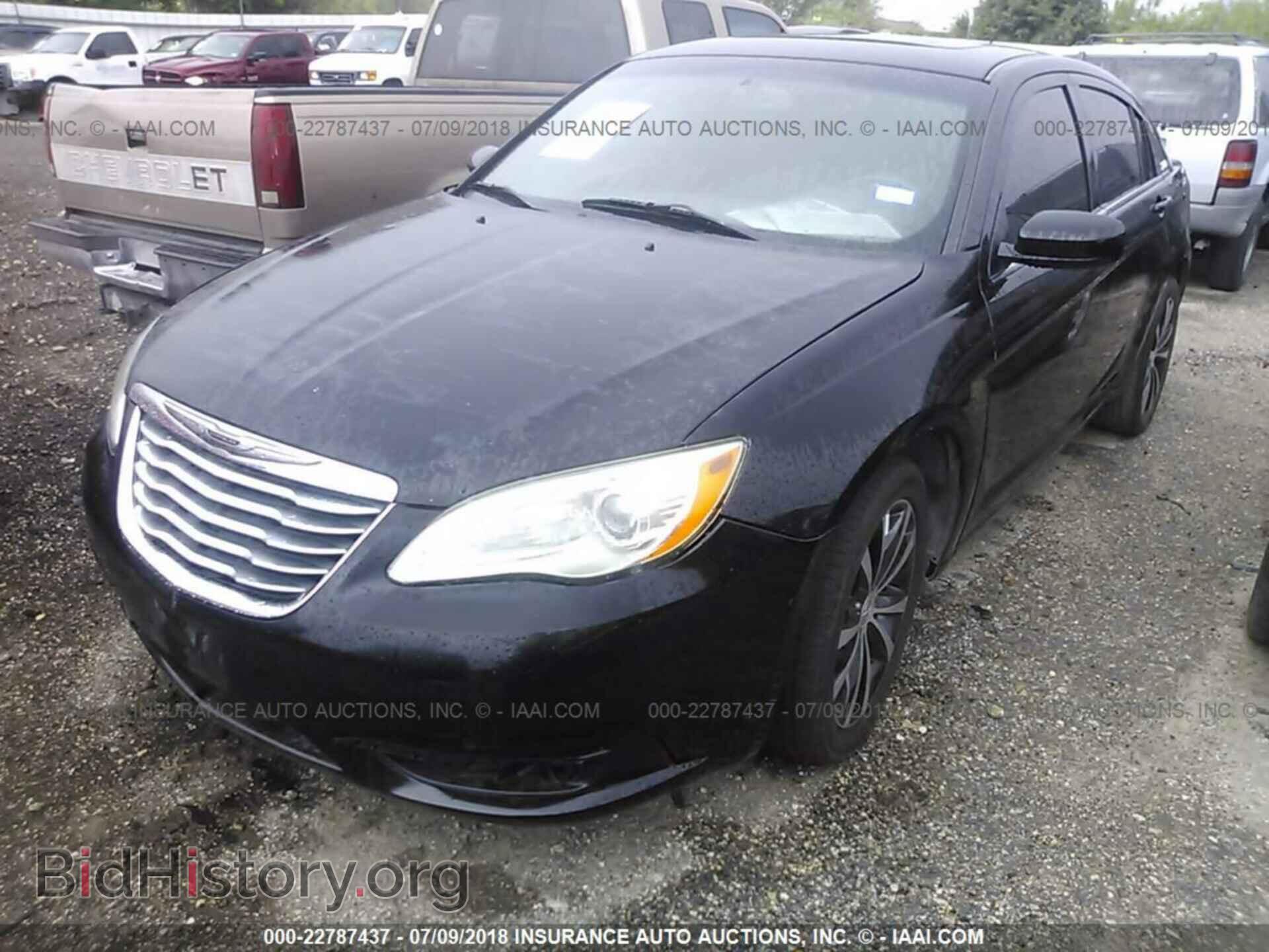 2013 Chrysler 200 - VIN: 1C3CCBBB6DN627524 - Фото 2