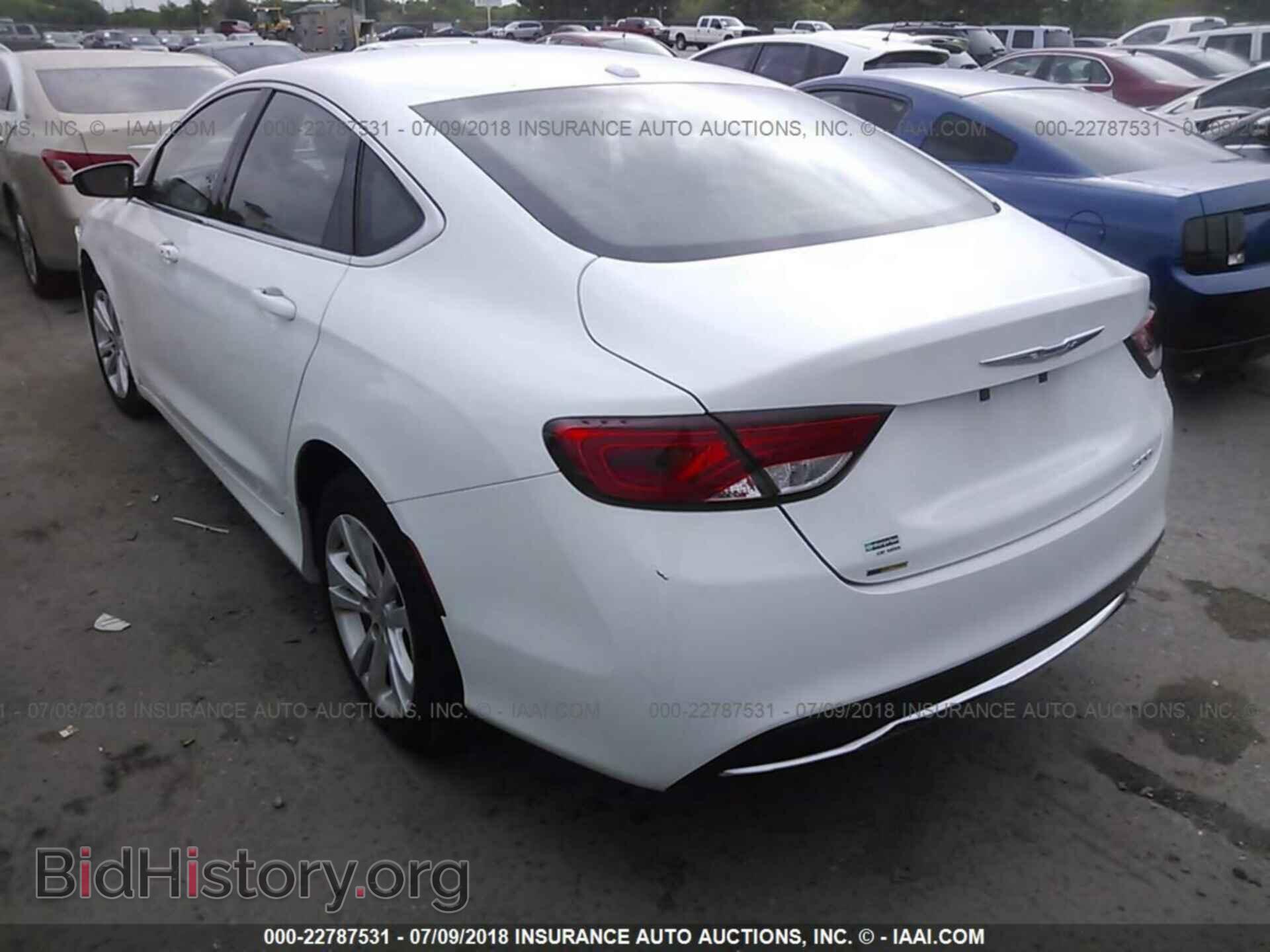 2015 Chrysler 200 - VIN: 1C3CCCAB4FN639827 - Photo 3